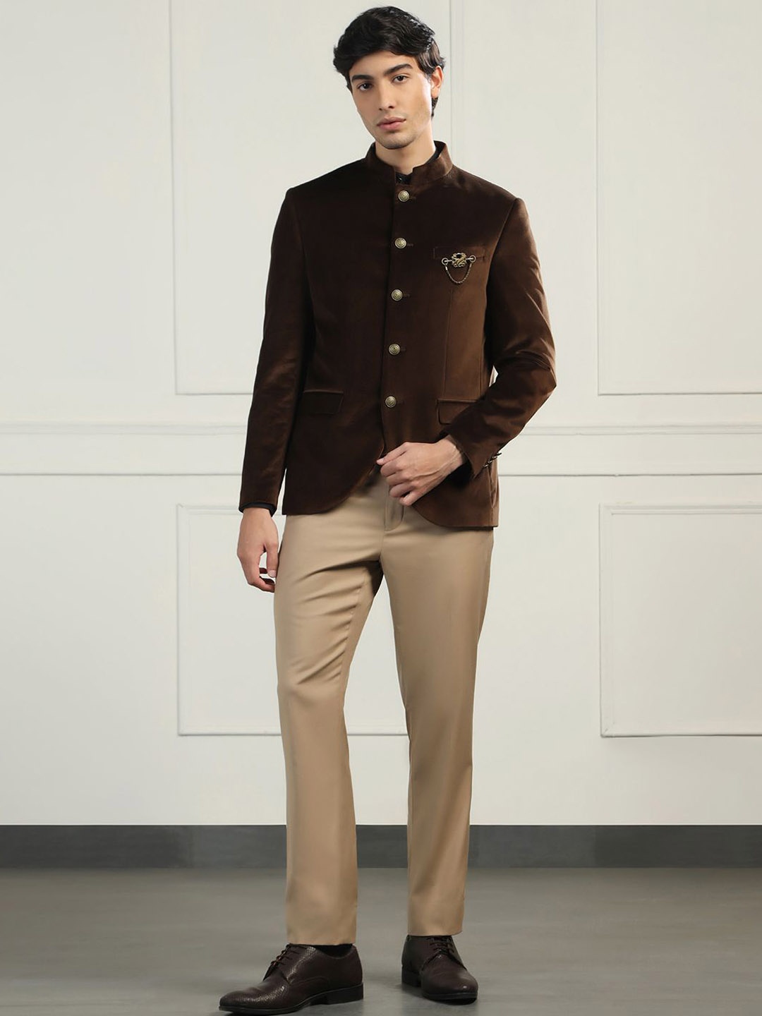 

Blackberrys Mandarin Collar Slim-Fit Velvet Bandhgala Blazer, Brown