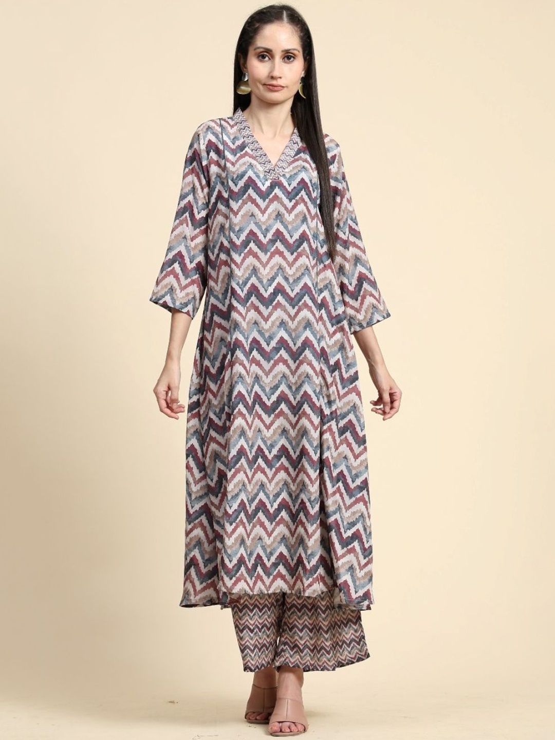 

TOOCHKI Women Geometric Printed Regular Kurta with Palazzos, Blue
