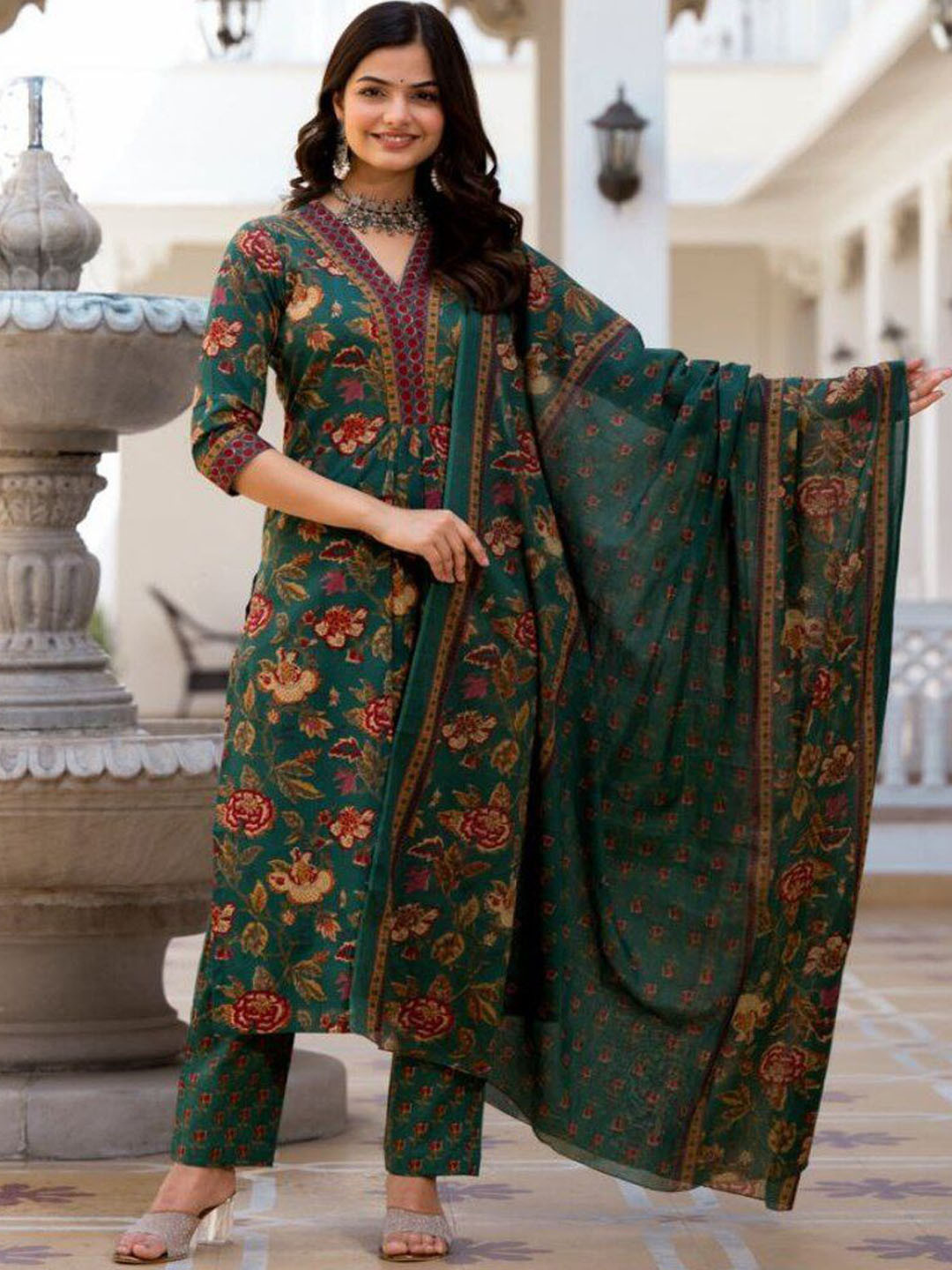

Modestouze Attires Floral Printed V-Neck Straight Kurta With Trouser & Dupatta, Green