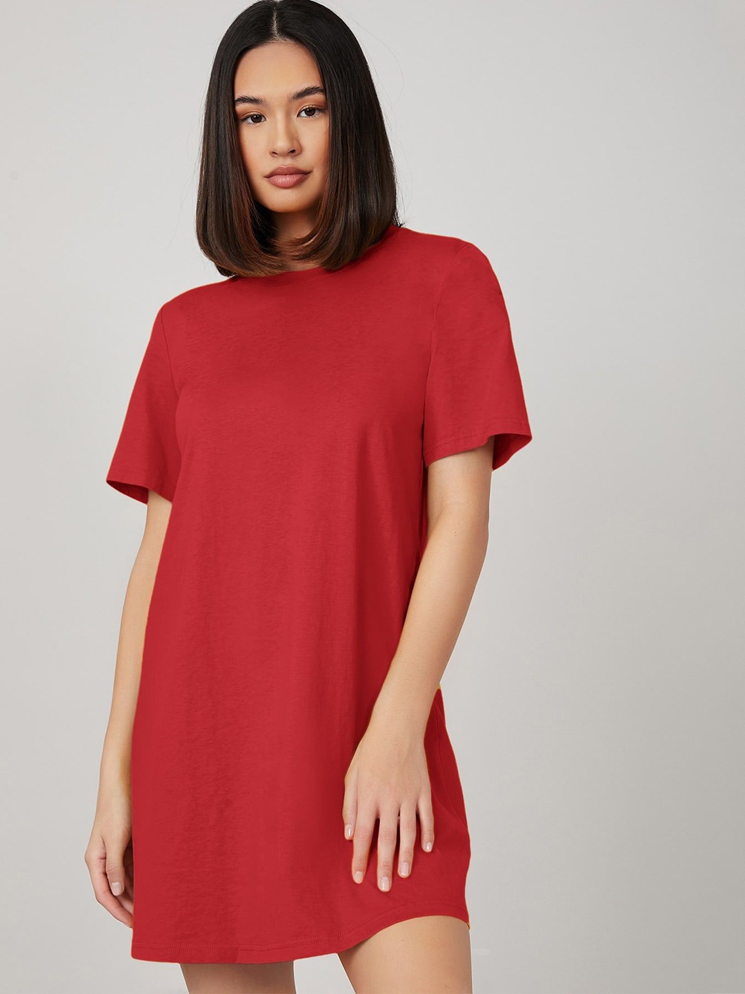 

The Roadster Lifestyle Co Women Round Neck Short Sleeve Dress, Red