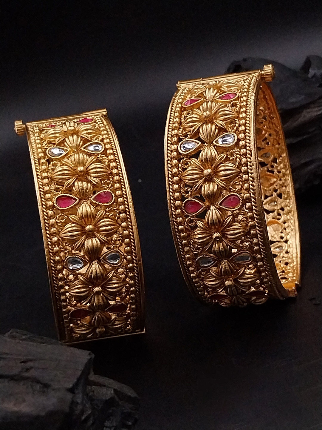 

AARNAA Set Of 2 Gold-Plated Stone Studded Chuda Bangles