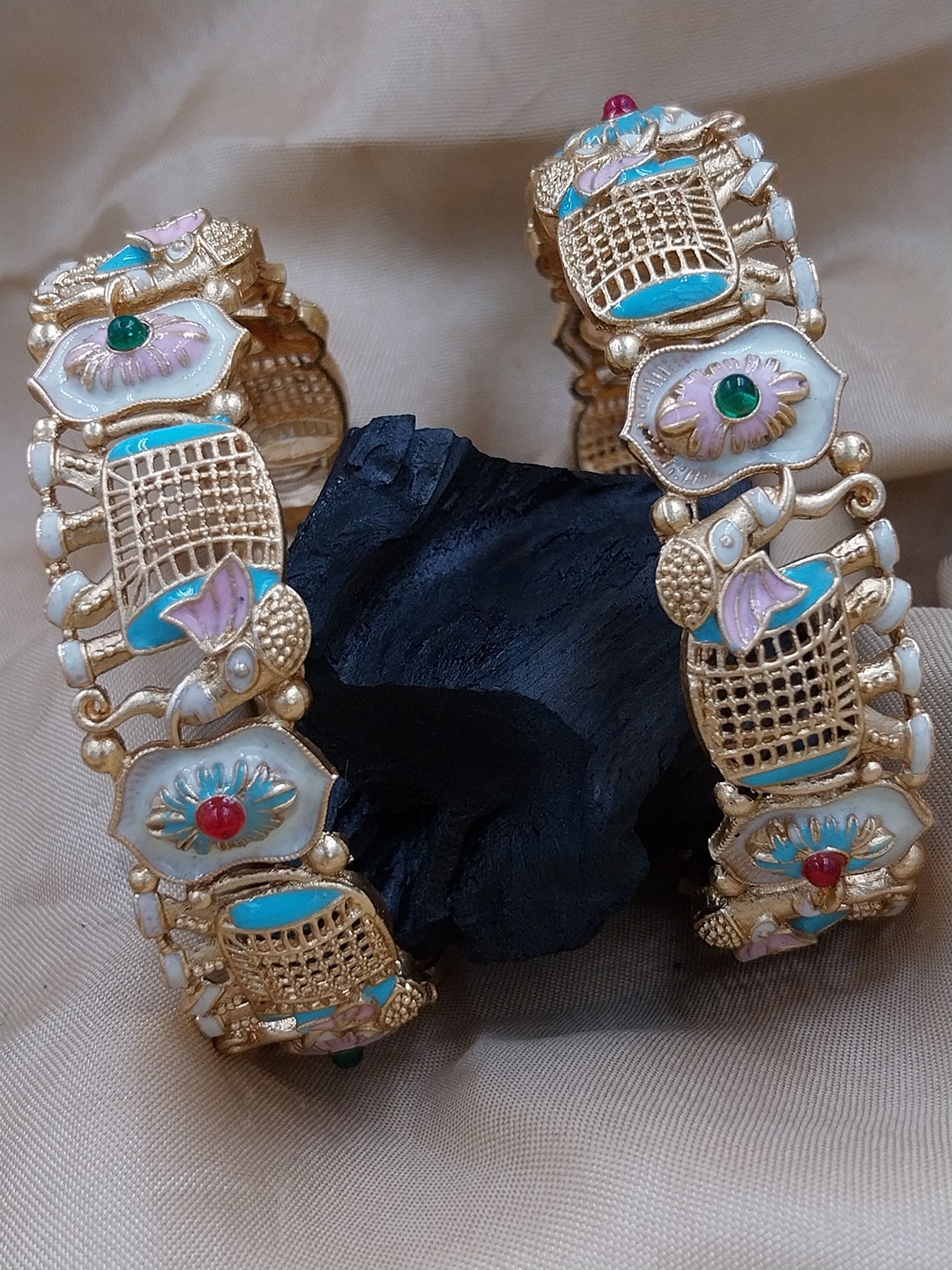 

AARNAA Set Of 2 Gold-Plated Stone Studded Chuda Bangles