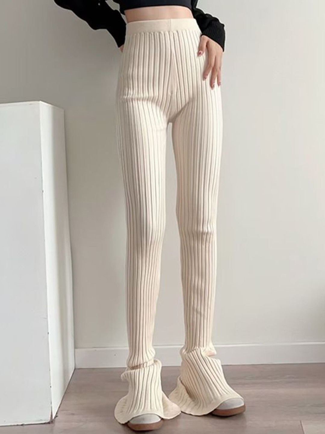 

LULU & SKY Women Slim Fit High-Rise Trousers, Off white