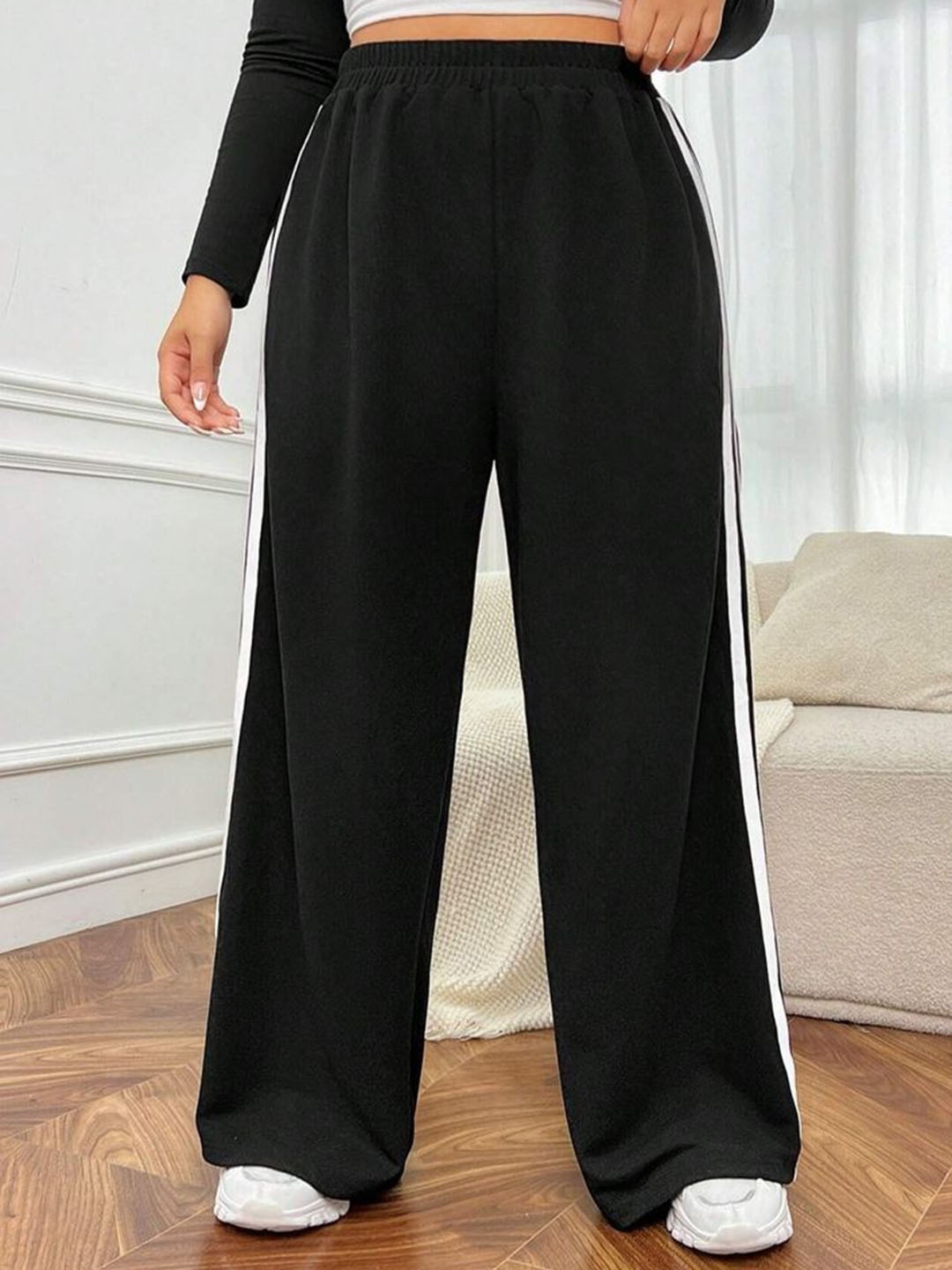 

LULU & SKY Women Loose Fit High-Rise Trousers, Black