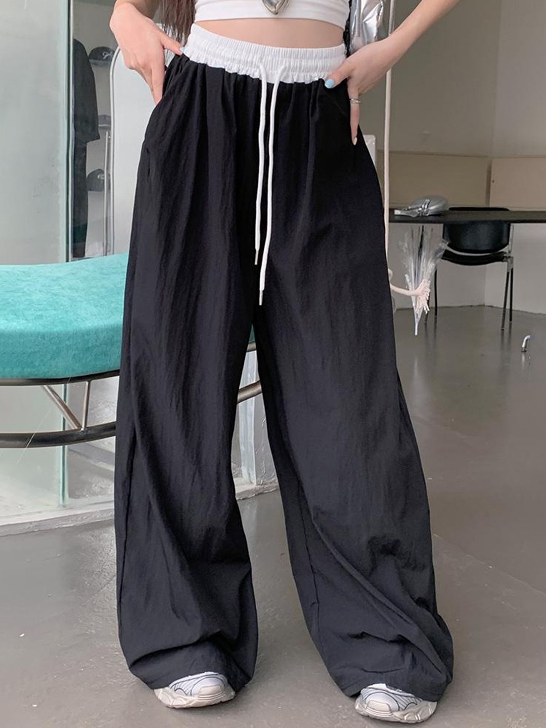 

LULU & SKY Women Straight Fit High-Rise Trousers, Black