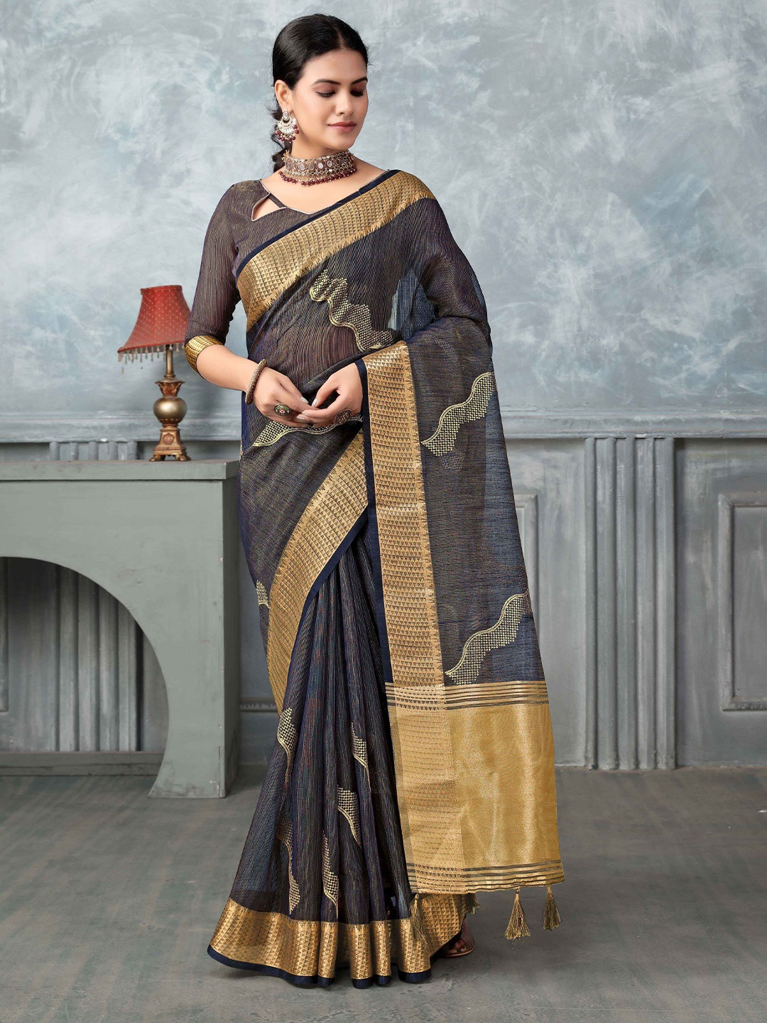 

KIMISHA Ethnic Motifs Zari Tissue Handloom Saree, Navy blue