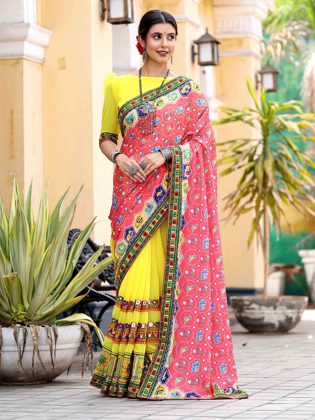 

KIMISHA Floral Kutchi Embroidery Poly Georgette Saree, Red