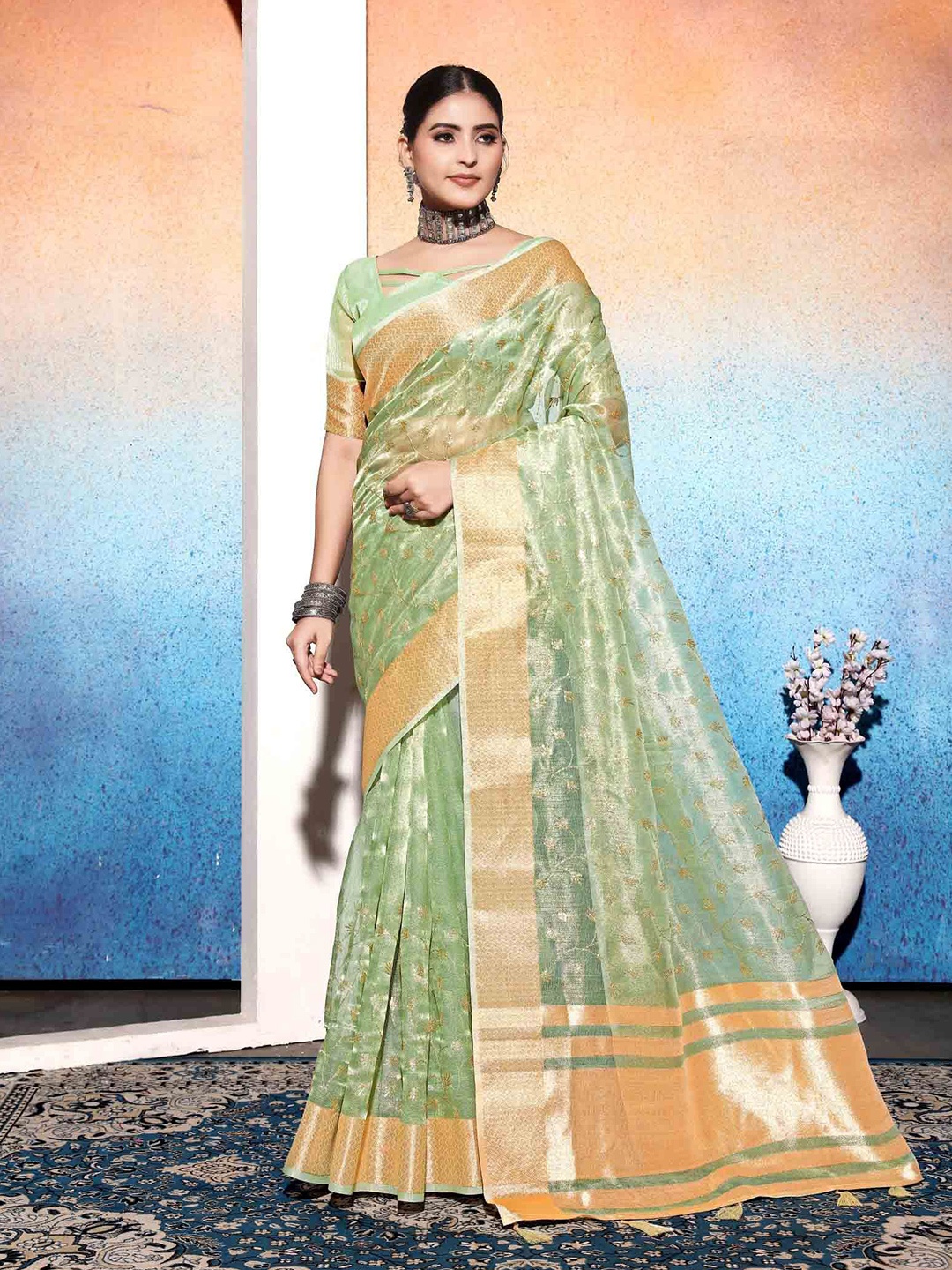 

KIMISHA Floral Embroidered Tissue Saree, Green