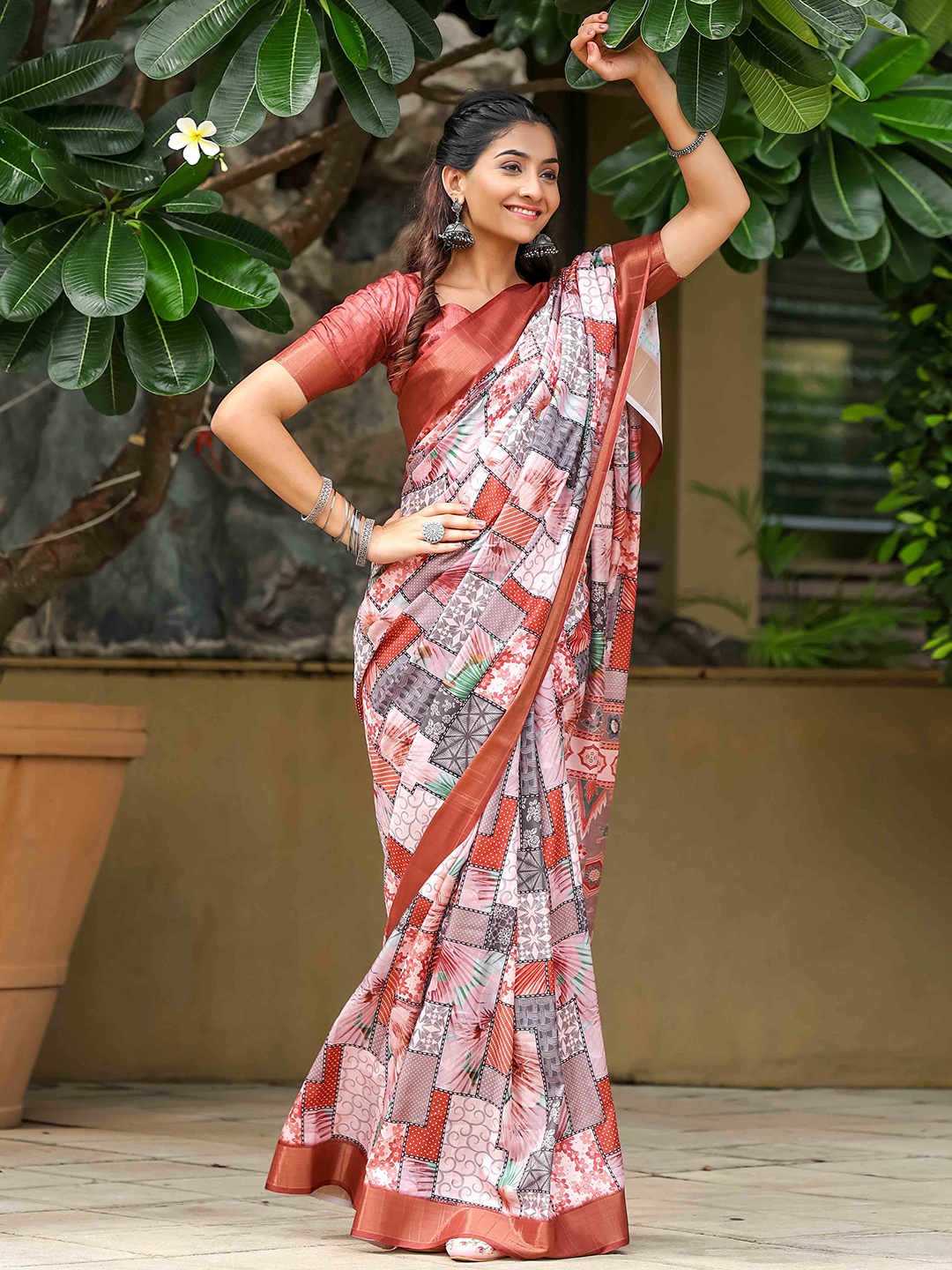 

KIMISHA Floral Zari Saree, Rust