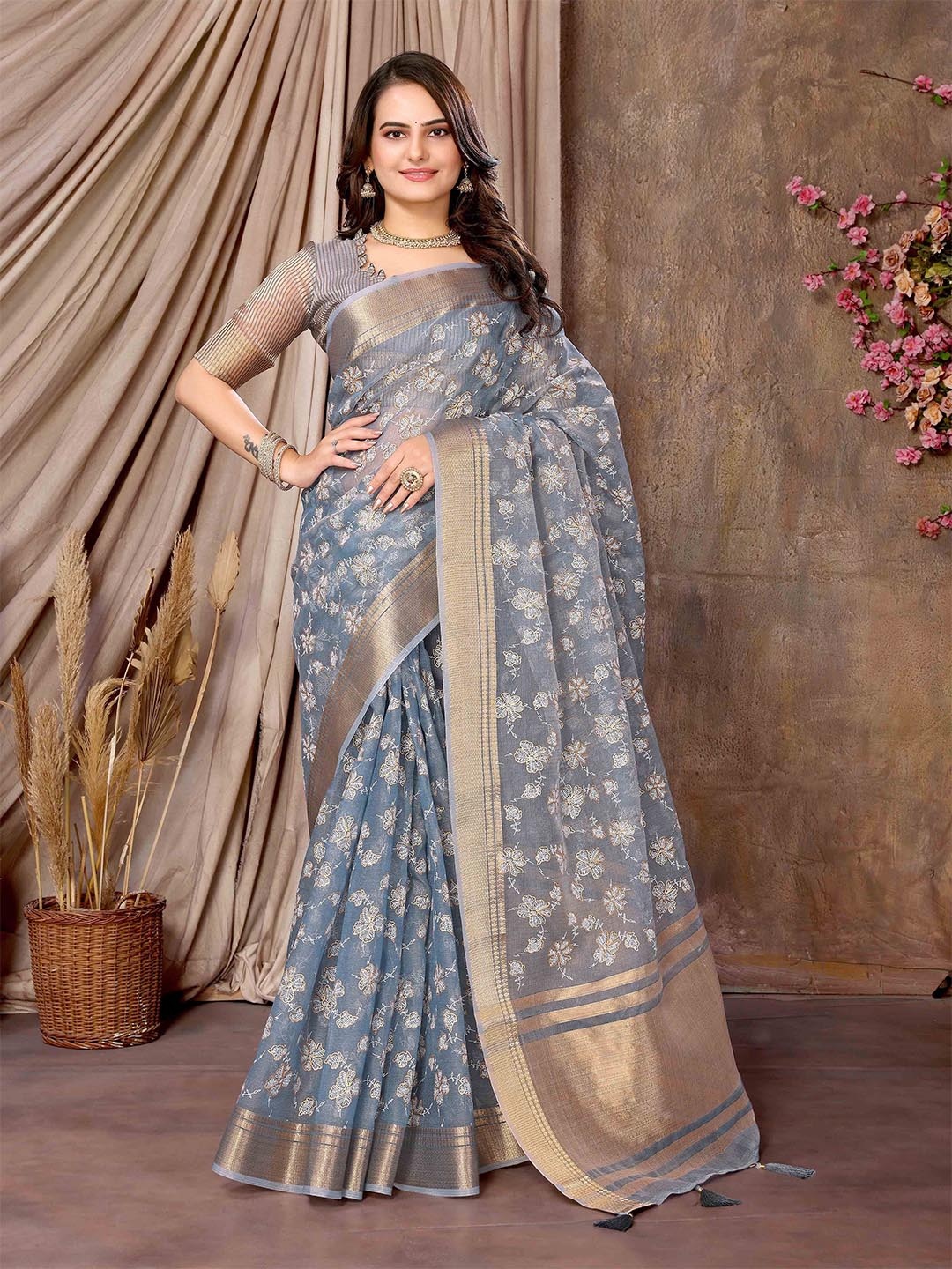 

KIMISHA Floral Silk Blend Handloom Block Print Saree, Grey