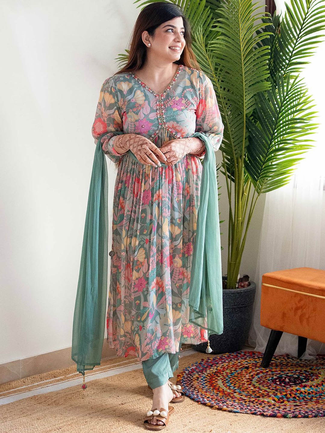 

SHIJILA Women Ethnic Motifs Embroidered Empire Thread Work Kurta with Trousers & With Dupatta, Sea green