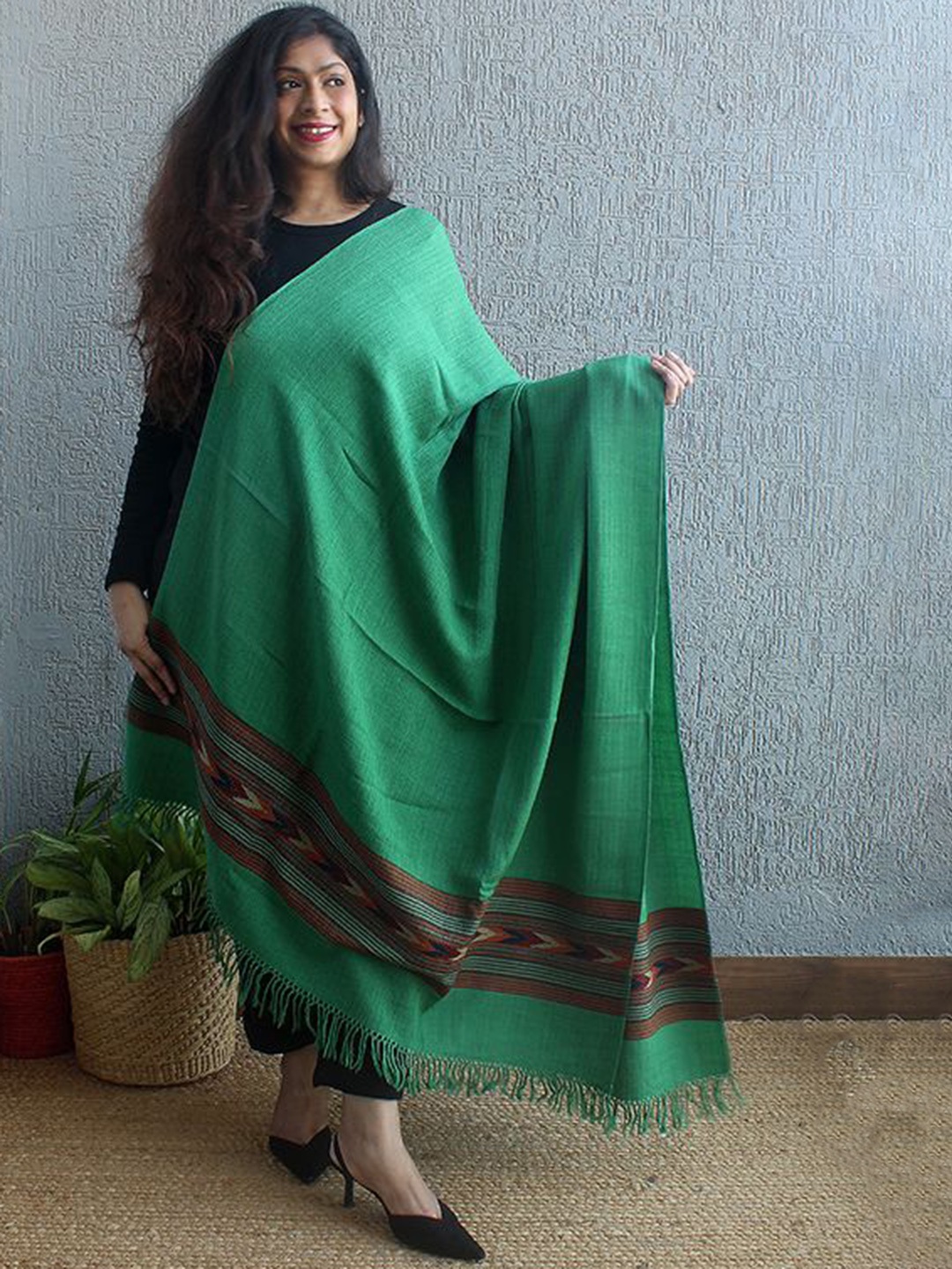

Weaves of Tradition Women Geometric Woven Design Shawl, Green