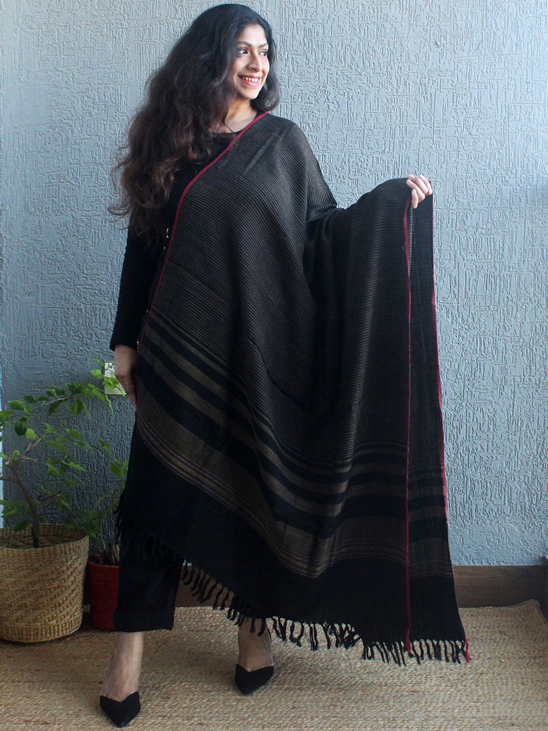 

Weaves of Tradition Women Woven Design Shawl, Black
