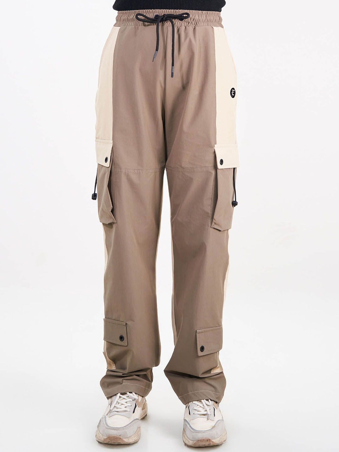 

EDRIO Women Cargo Joggers, Cream