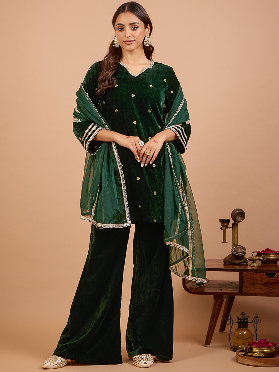 

Alaya By Stage3 Floral Embroidered Velvet Kurta with Trousers & With Dupatta, Green