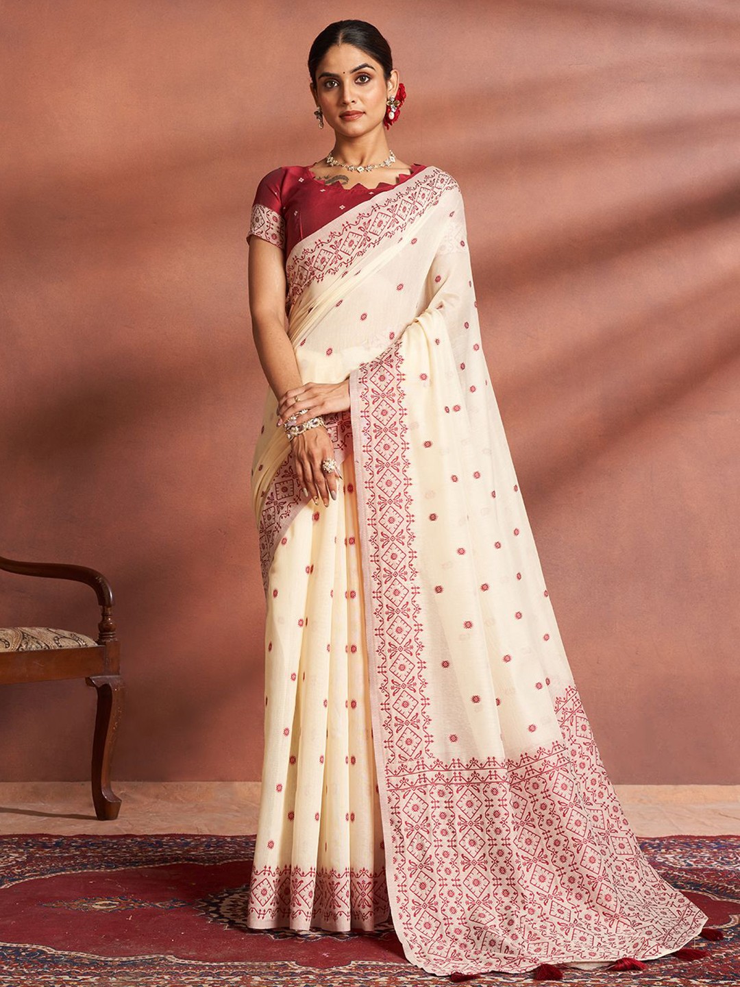 

SARHA Floral Pure Cotton Saree, Off white