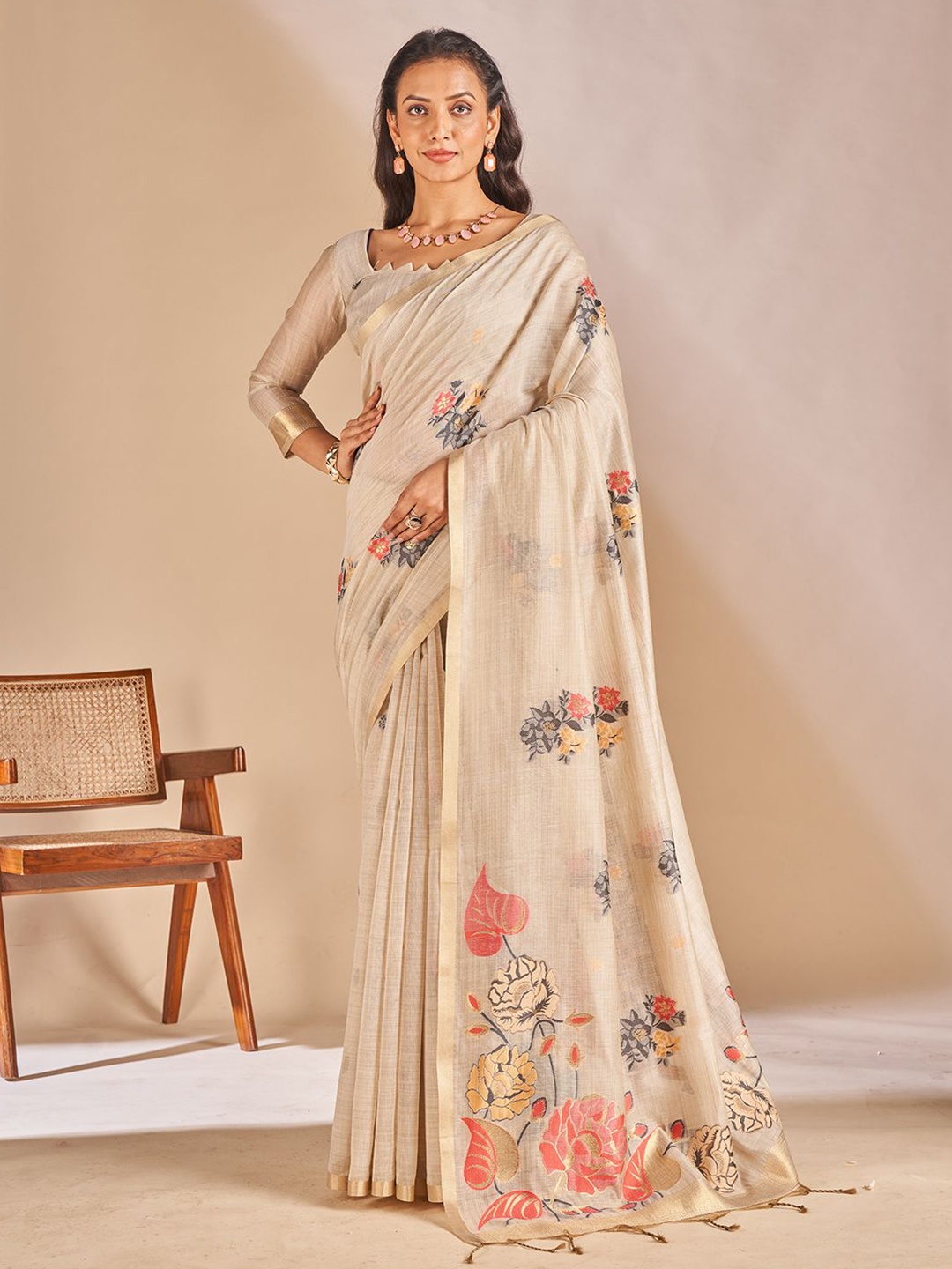 

SARHA Floral Woven Design Zari Pure Cotton Saree, Grey