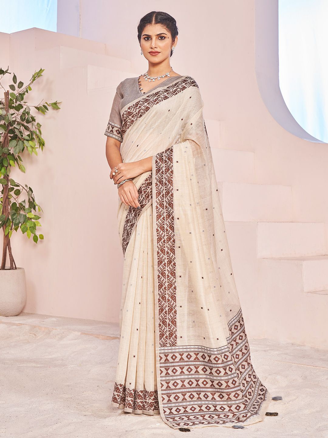 

SARHA Woven Design Pure Cotton Saree, Brown