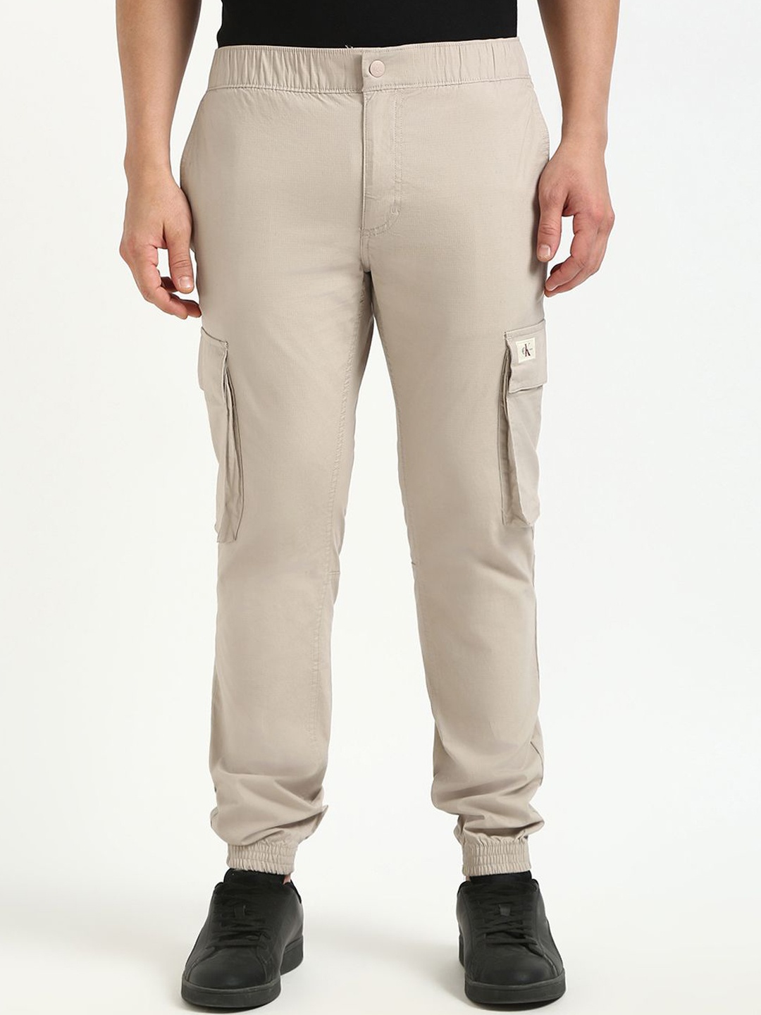 

Calvin Klein Jeans Men Skinny Fit CargosCotton Trousers, Beige