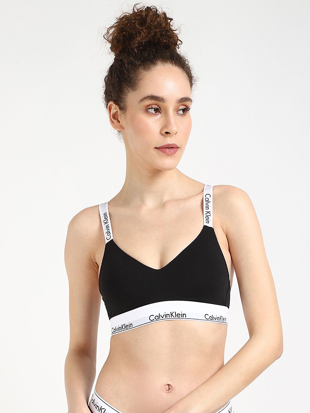 

Calvin Klein Underwear Women Bralette Medium Coverage Lightly Padded CottonSeamless Bra, Black