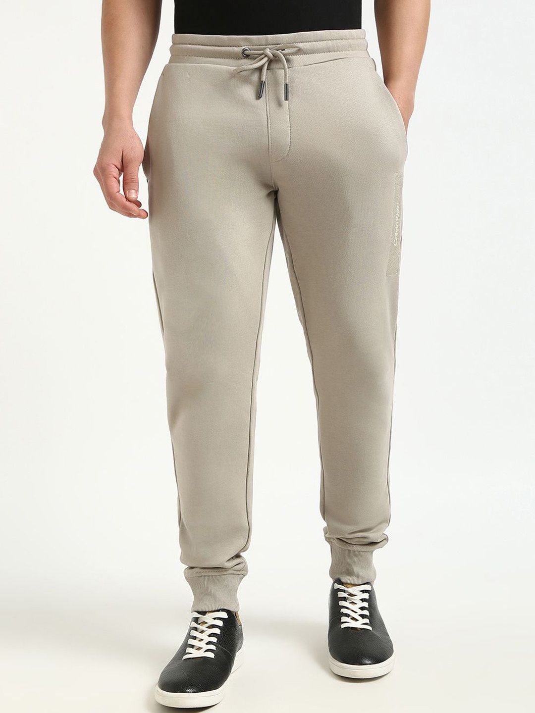 

Calvin Klein Jeans Men Regular Fit Cotton Joggers, Beige