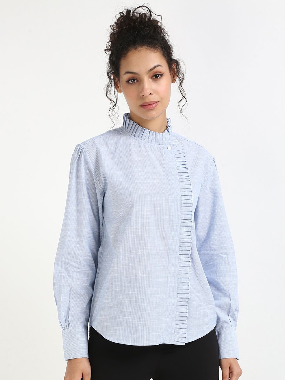 

Tommy Hilfiger Women Relaxed Fit STP Cotton Striped Casual Shirt, Blue
