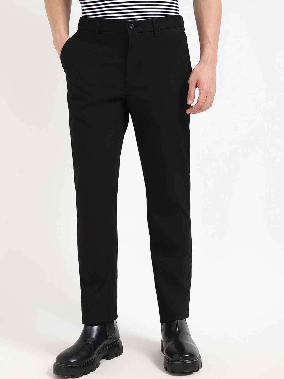 

Tommy Hilfiger Men Regular Fit Chinos Trousers, Black