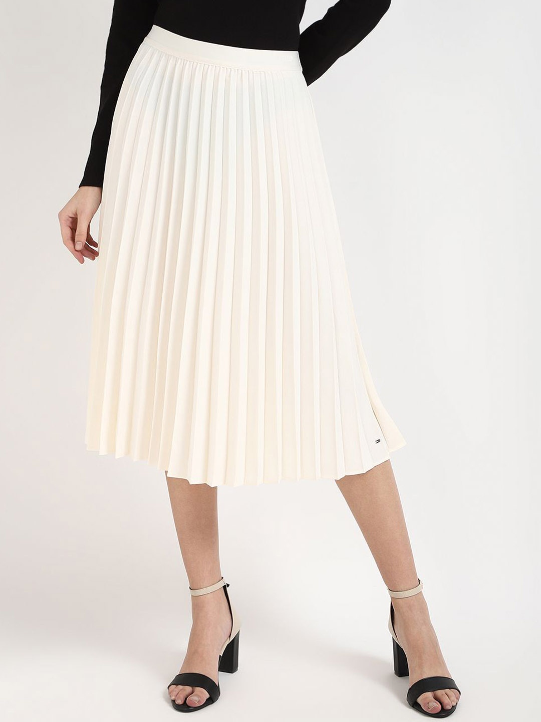 

Tommy Hilfiger Women Accordion Pleated A-Line Skirt, White