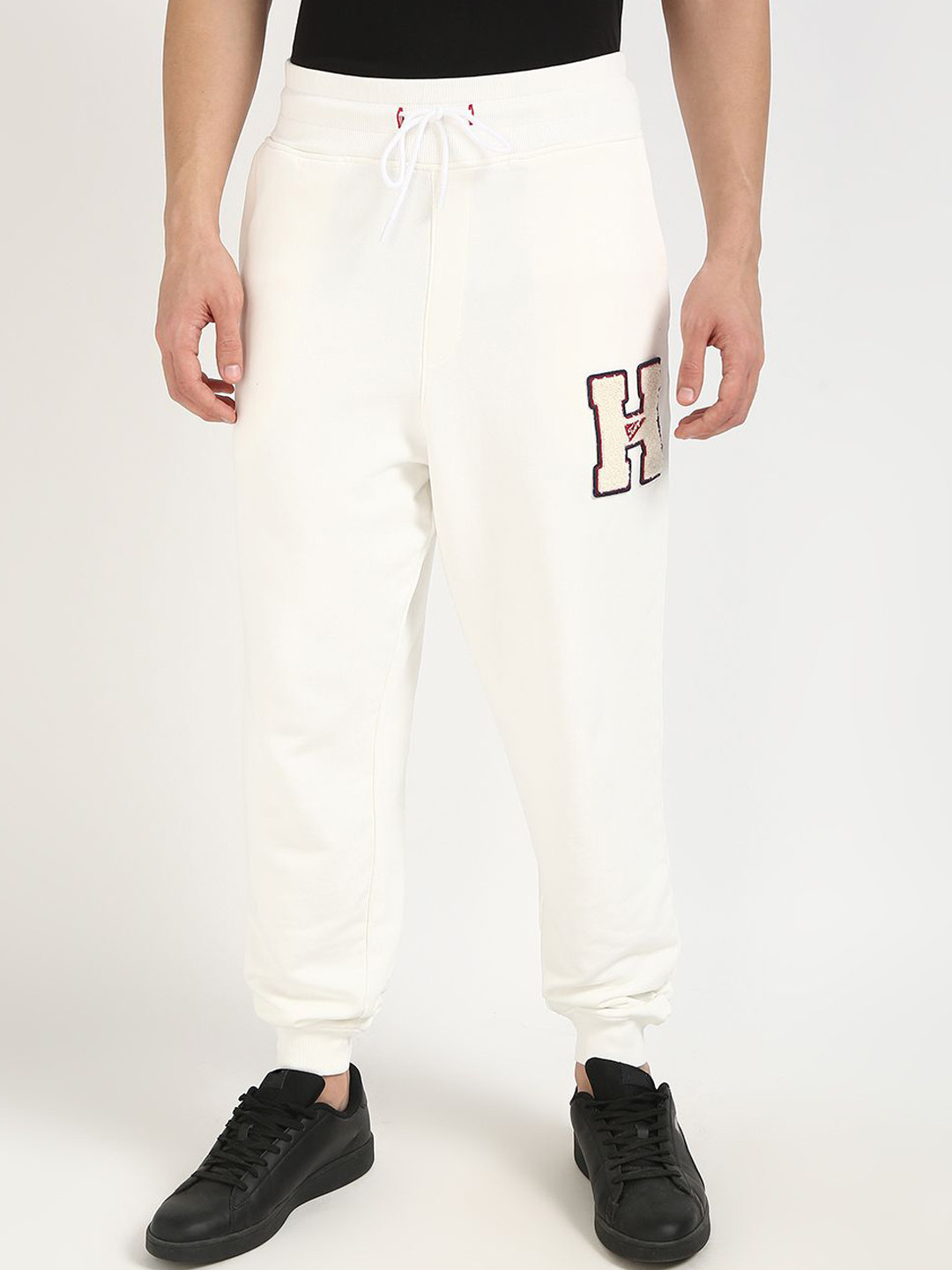 

Tommy Hilfiger Men Pure Cotton Mid Rise Joggers, White