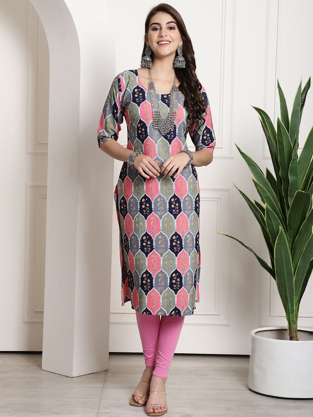 

7Threads Ethnic Motifs Printed Round Neck Crepe Straight Kurta, Pink
