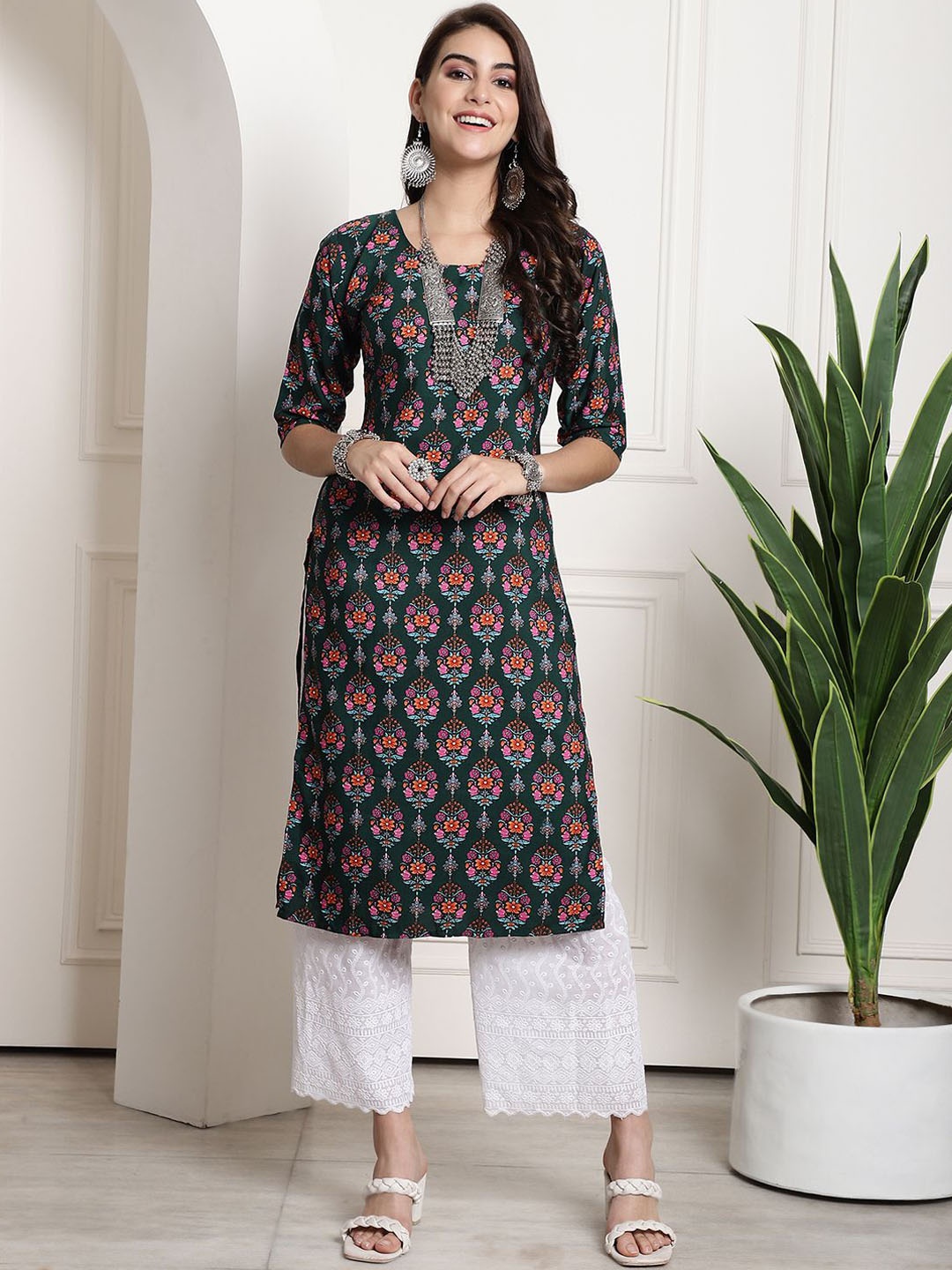 

7Threads Floral Printed Round Neck Crepe Straight Kurta, Green