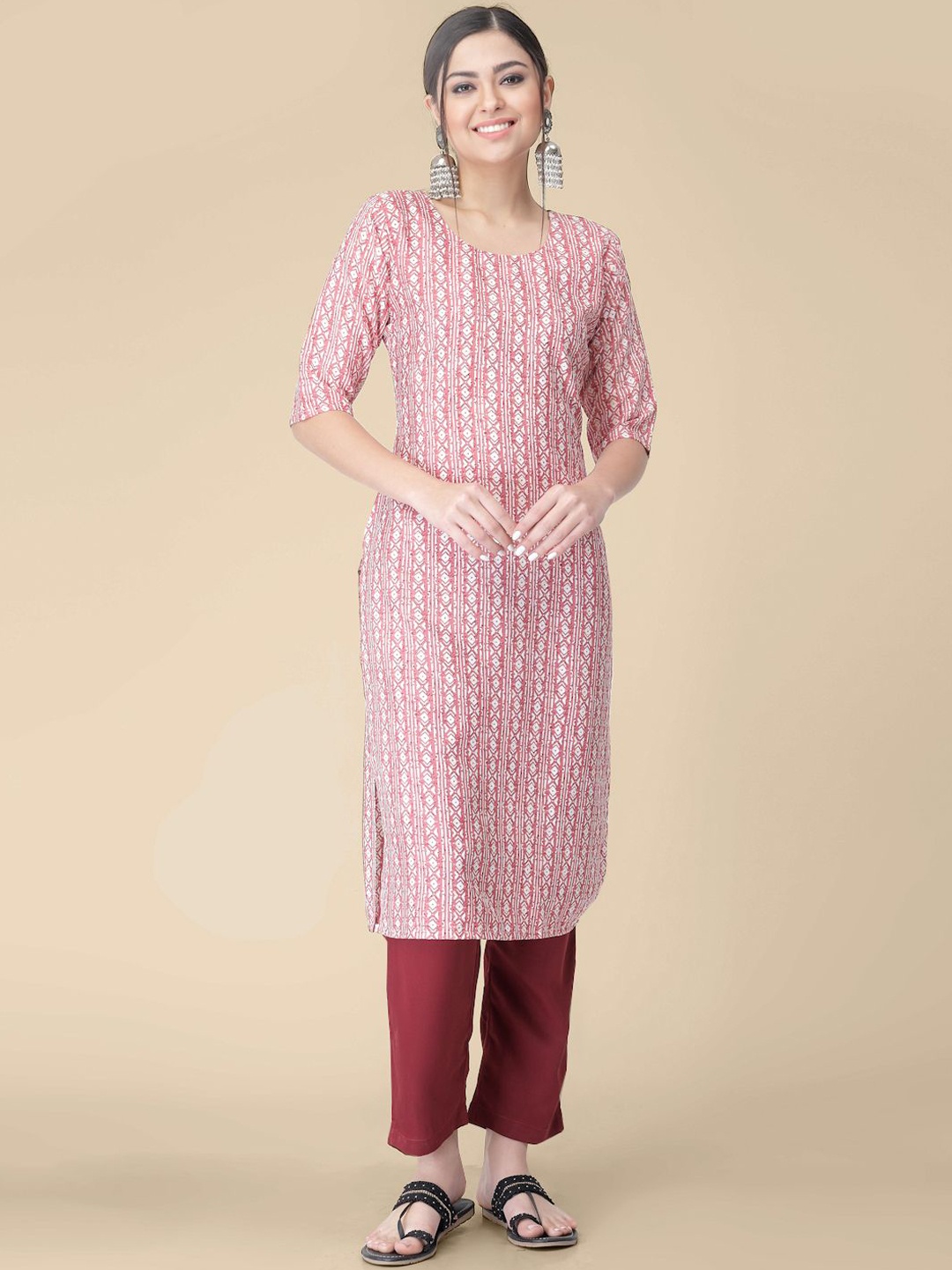 

7Threads Geometric Printed Round Neck Crepe Straight Kurta, Pink