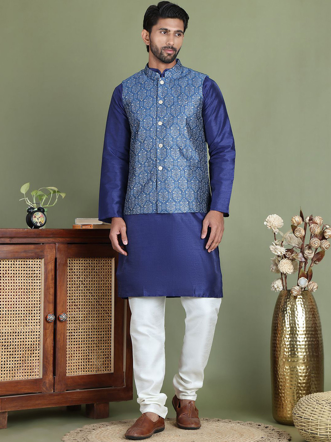 

Jompers Mandarin Collar Straight Kurta With Churidar And Nehru jacket, Blue