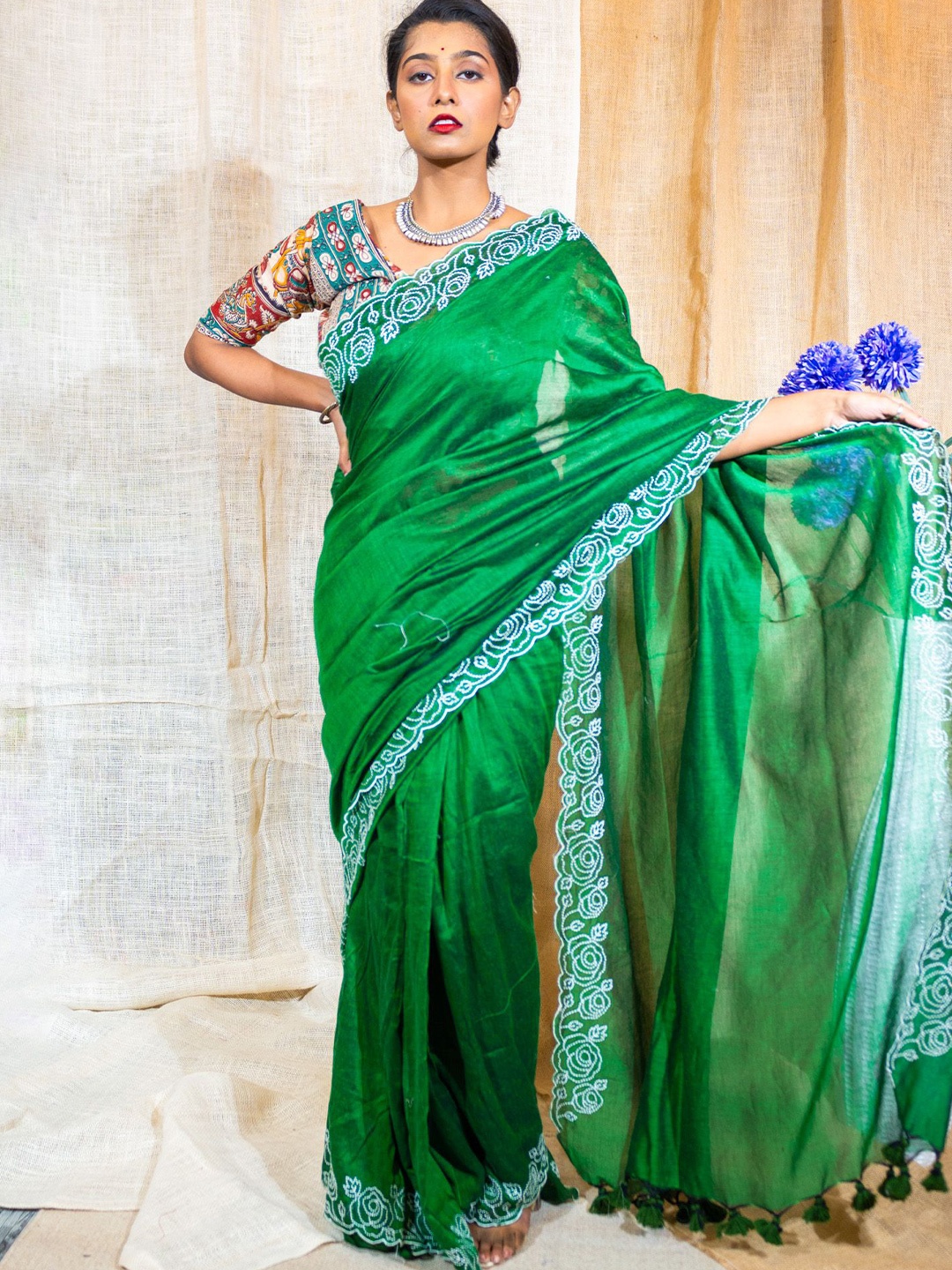 

Uttariya Floral Embroidered Saree, Green