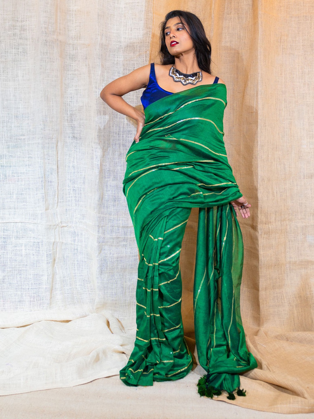 

Uttariya Embellished Sequinned Saree, Green