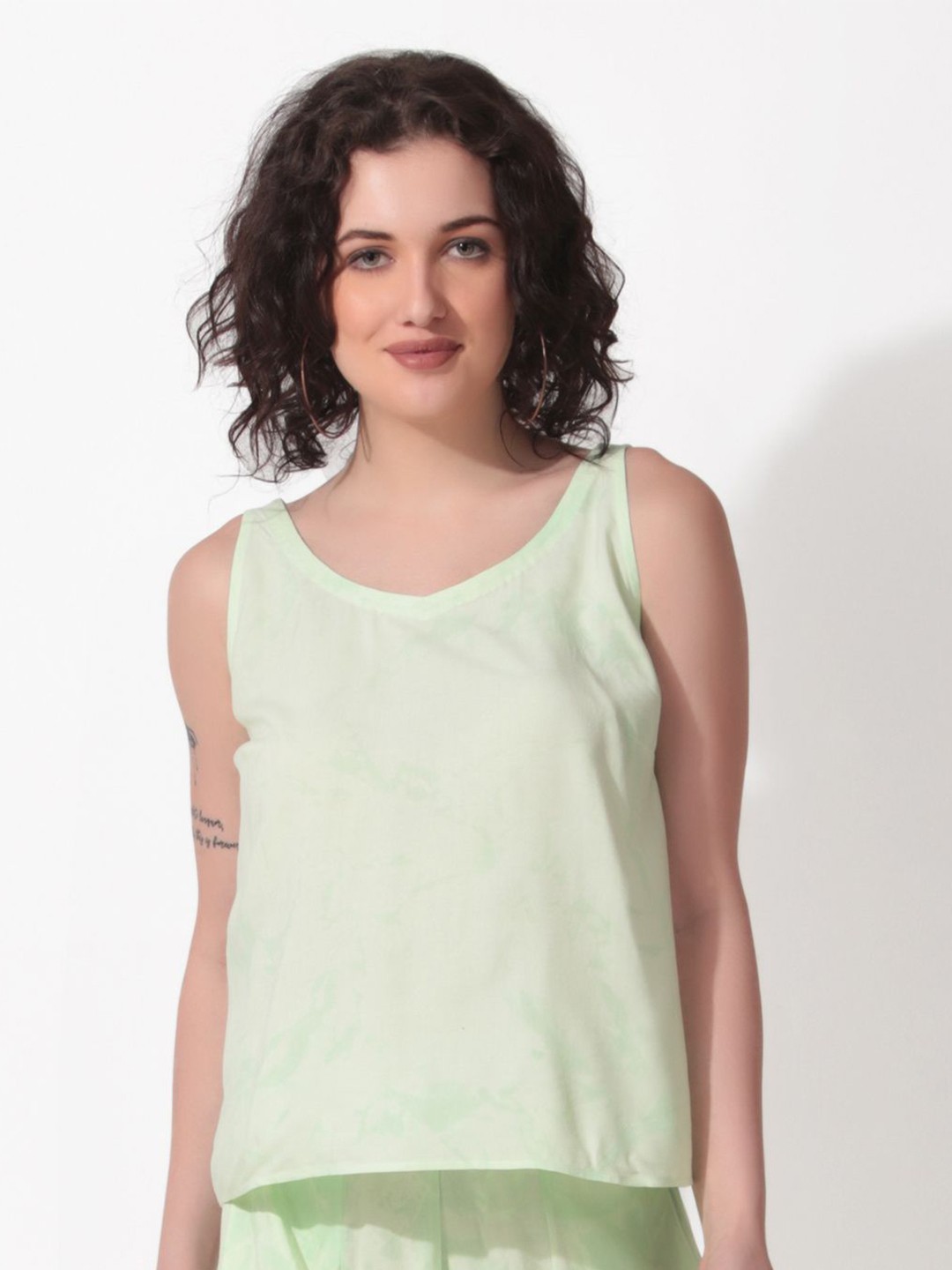 

Seryeon Women Round Neck Sleeveless Top, Green