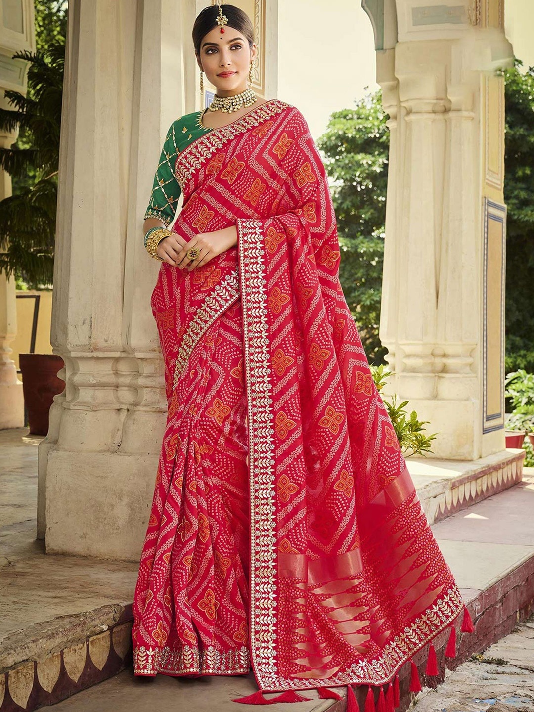 

TRENDOYE Bandhani Printed Phulkari Bandhani Saree, Red