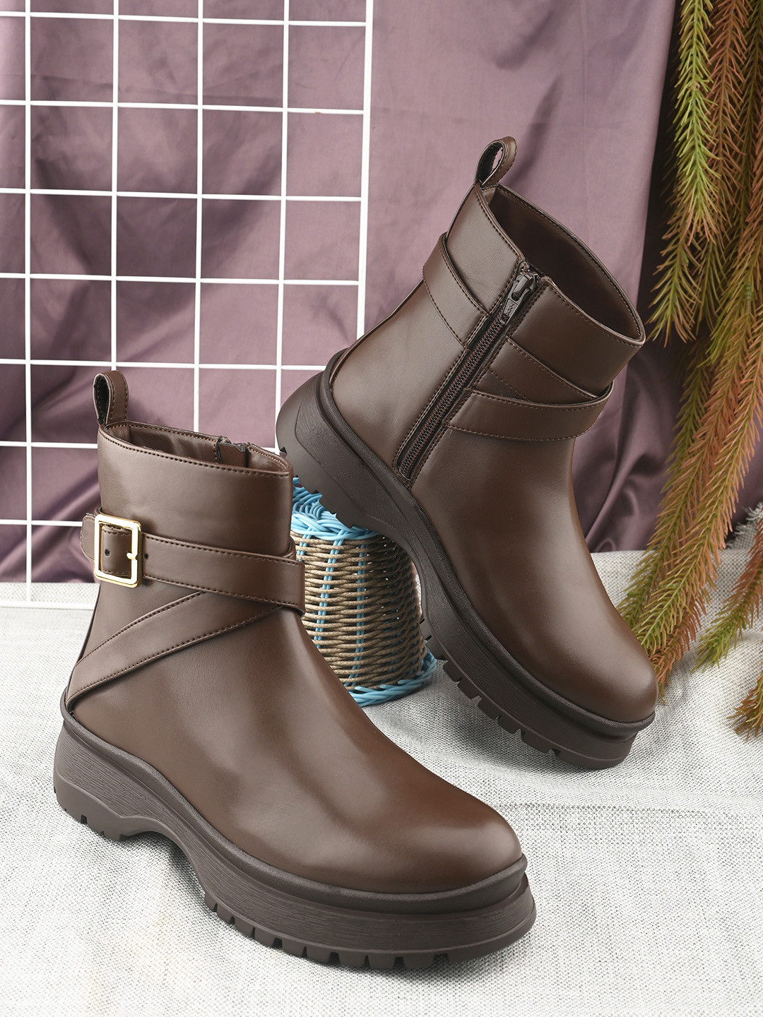 

The Roadster Lifestyle Co. Women Round Toe Block Heel Regular Boots, Brown