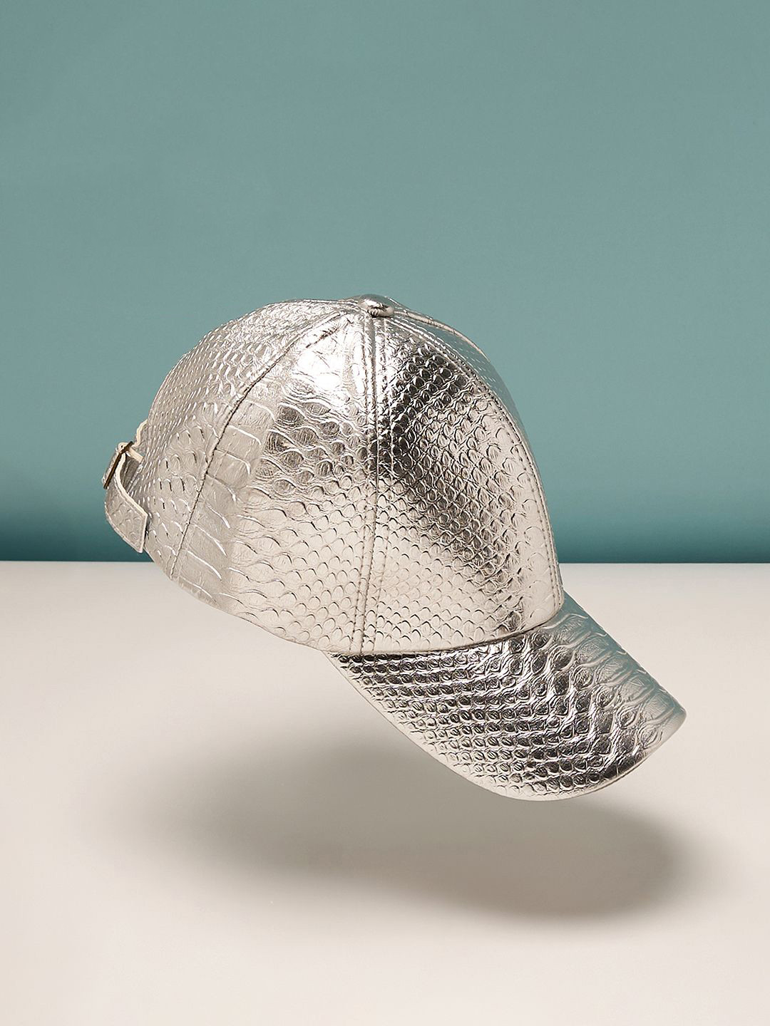 

HAUTE SAUCE by Campus Sutra Women Self Design Baseball Cap, Metallic