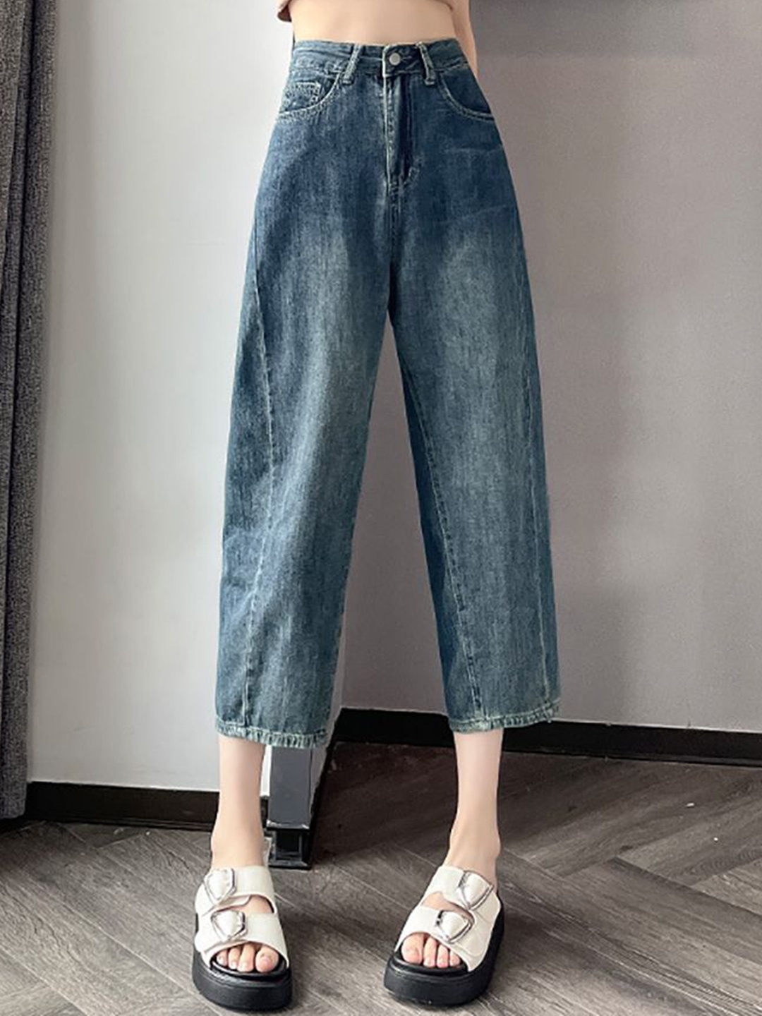 

StyleCast x Revolte Women Straight Fit Light Fade Jeans, Blue