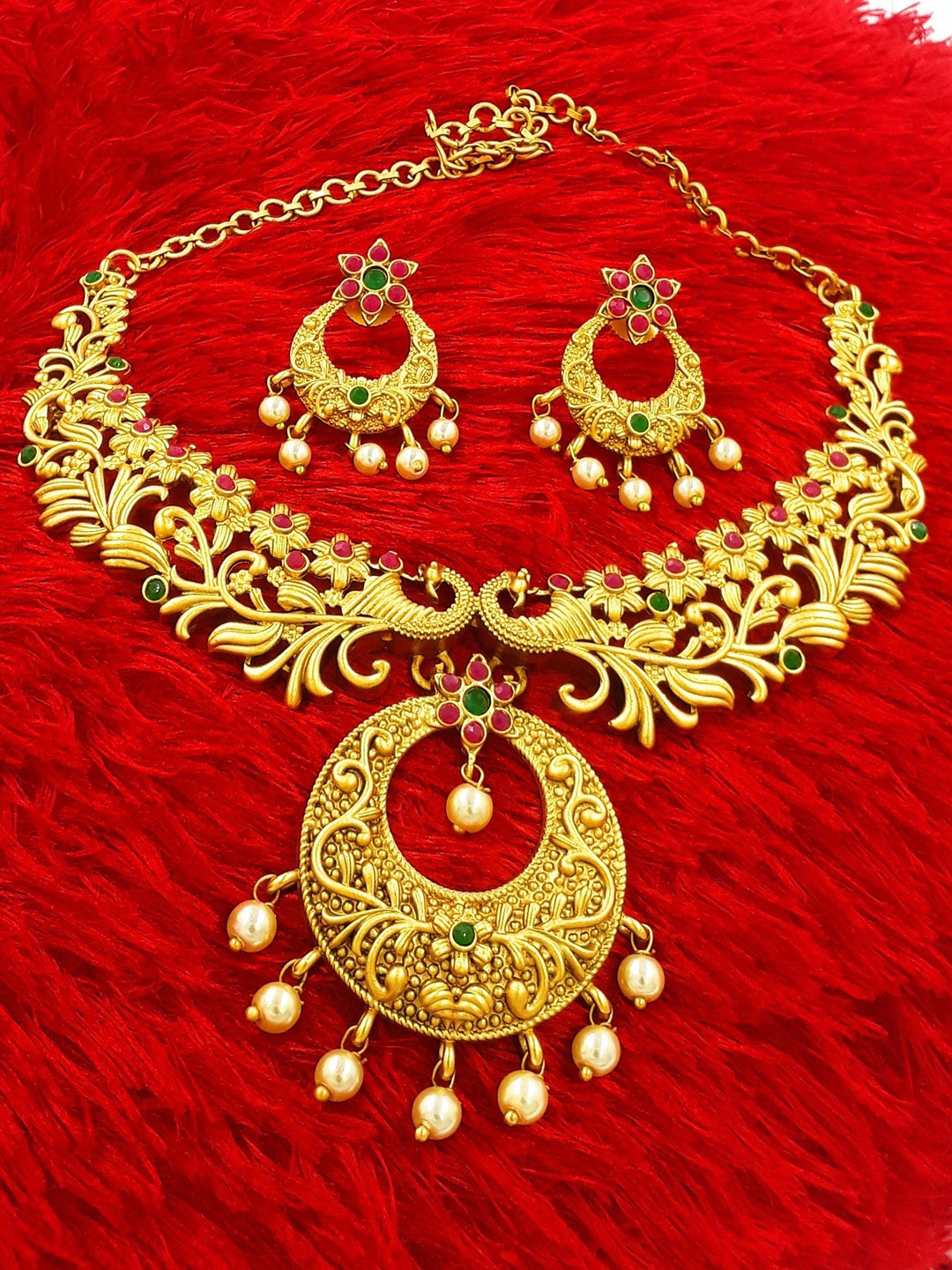 

Anujeet Fashion Hub Stone-Studded & Beaded Jewellery Set, Gold