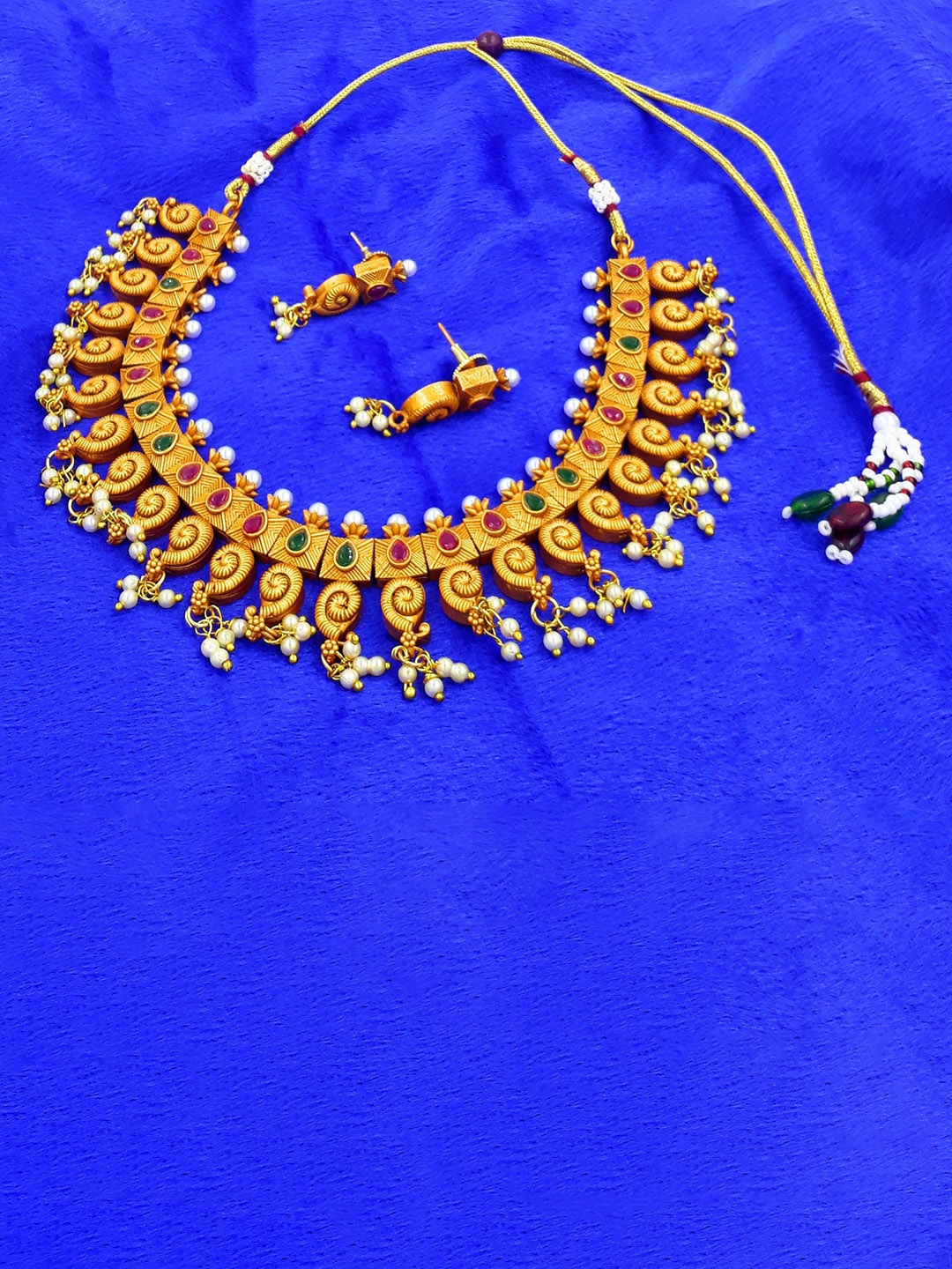 

Anujeet Fashion Hub Stone-Studded & Beaded Jewellery Set, Gold