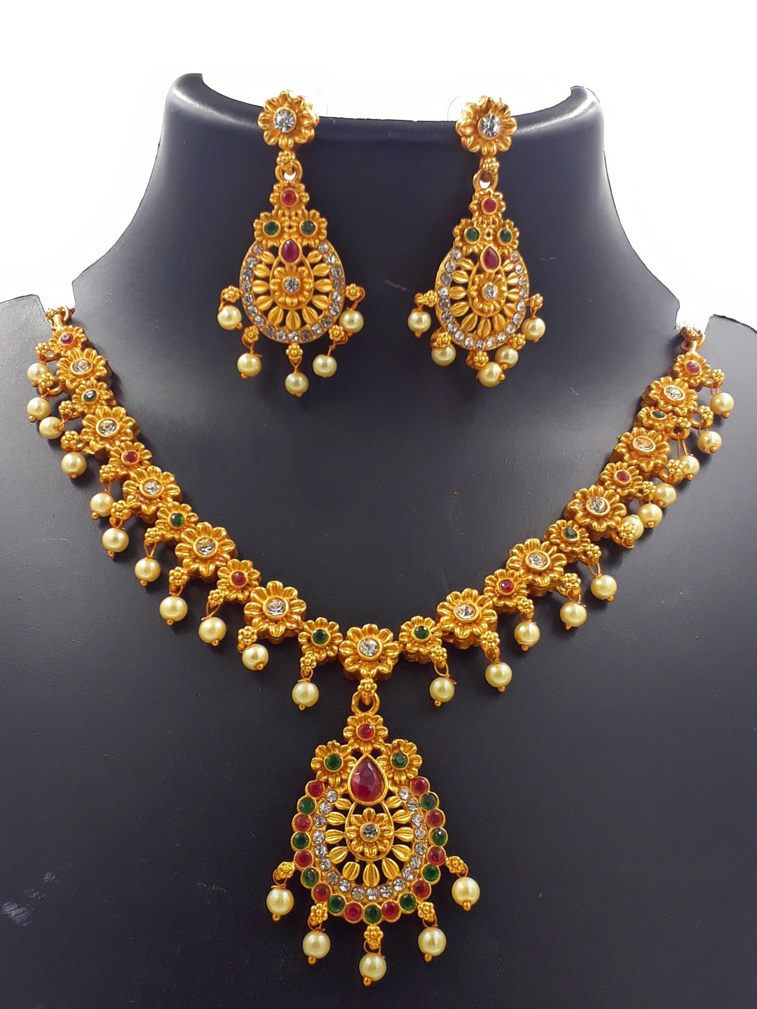 

Anujeet Fashion Hub Stone-Studded & Beaded Jewellery Set, Gold