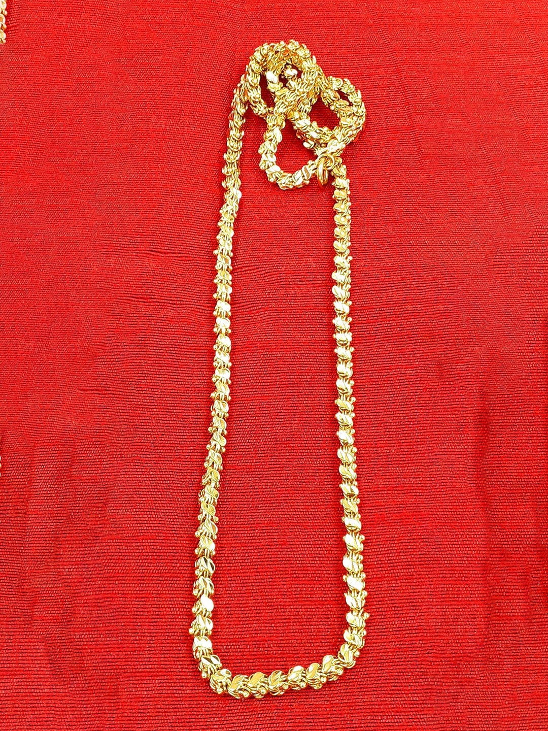 

Anujeet Fashion Hub Gold-Plated Minimal Chain