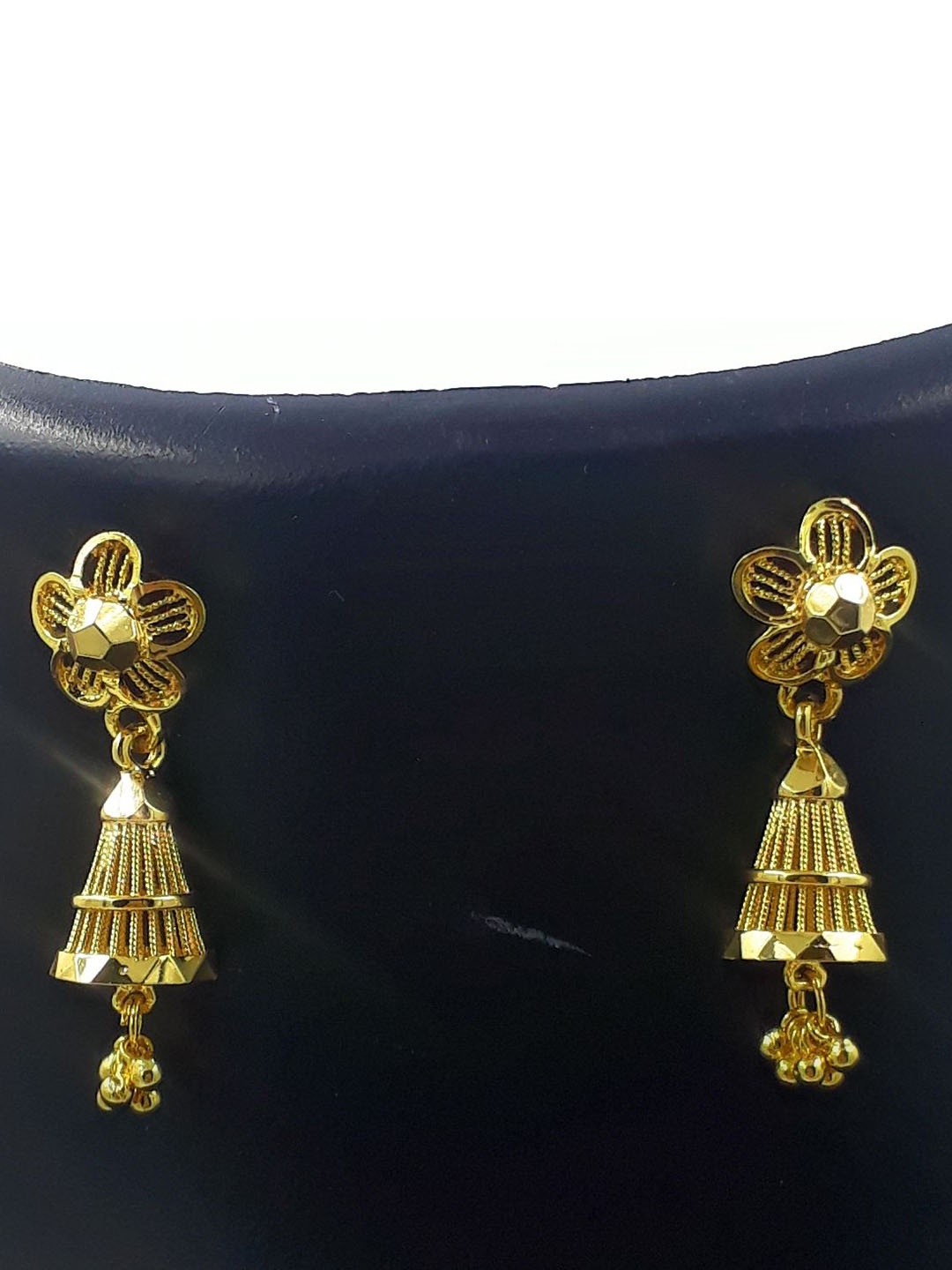 

Anujeet Fashion Hub Gold-Plated Artificial Beaded Contemporary Jhumkas