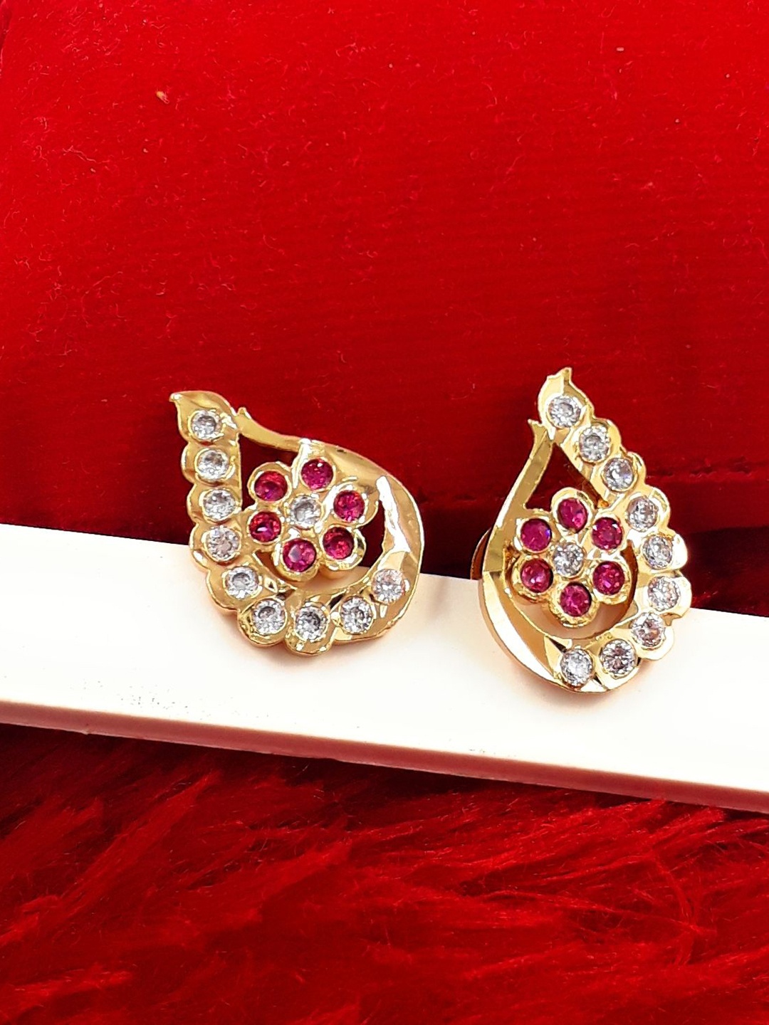 

Anujeet Fashion Hub Gold-Plated American Diamond Contemporary Studs