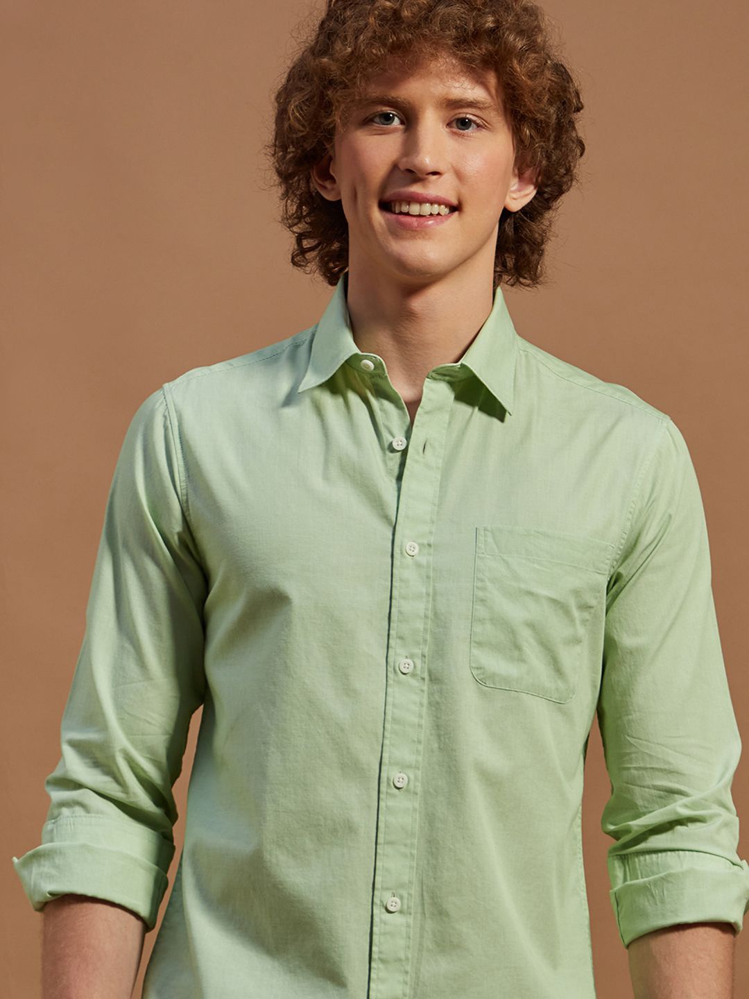 

THINC Men Spread Collar Solid Cotton Casual Shirt, Green