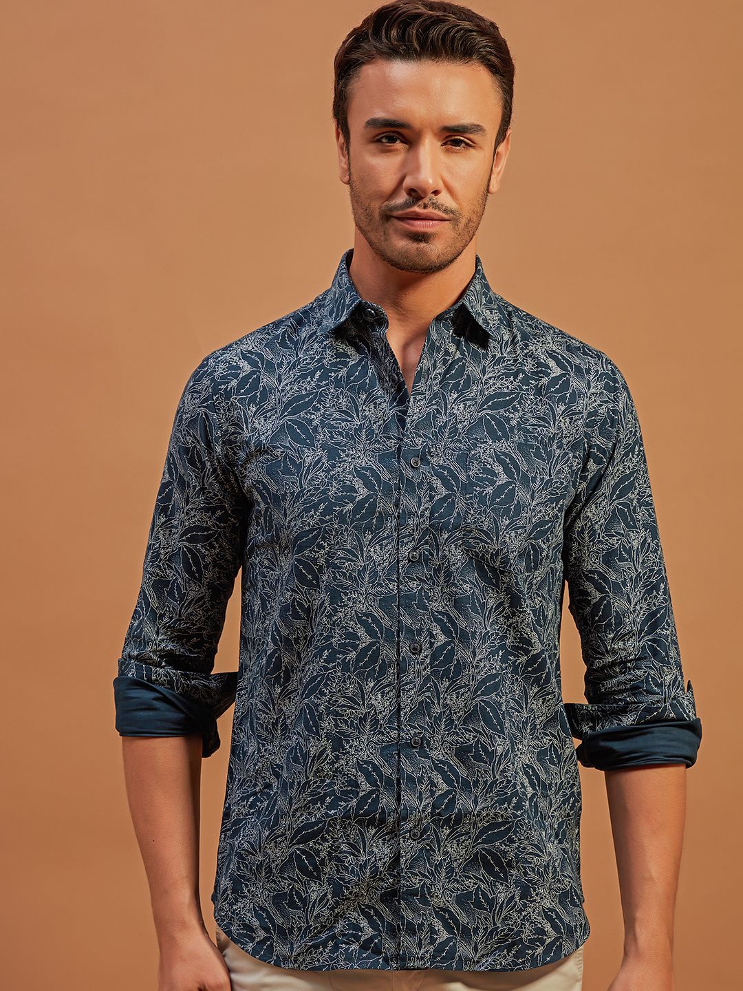 

THINC Men Spread Collar Floral Printed Cotton Casual Shirt, Navy blue