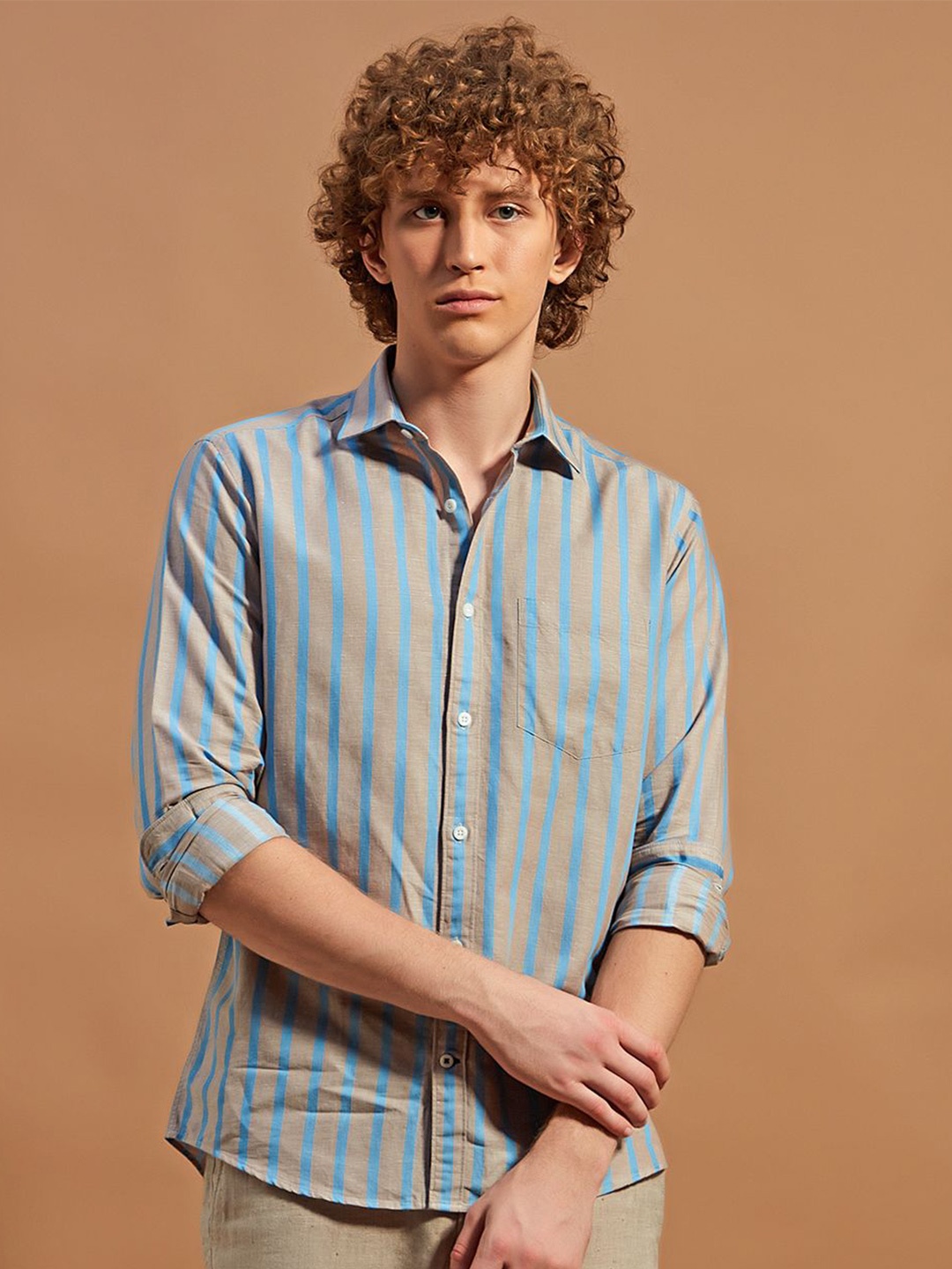 

THINC Men Spread Collar Vertical Striped Casual Shirt, Beige
