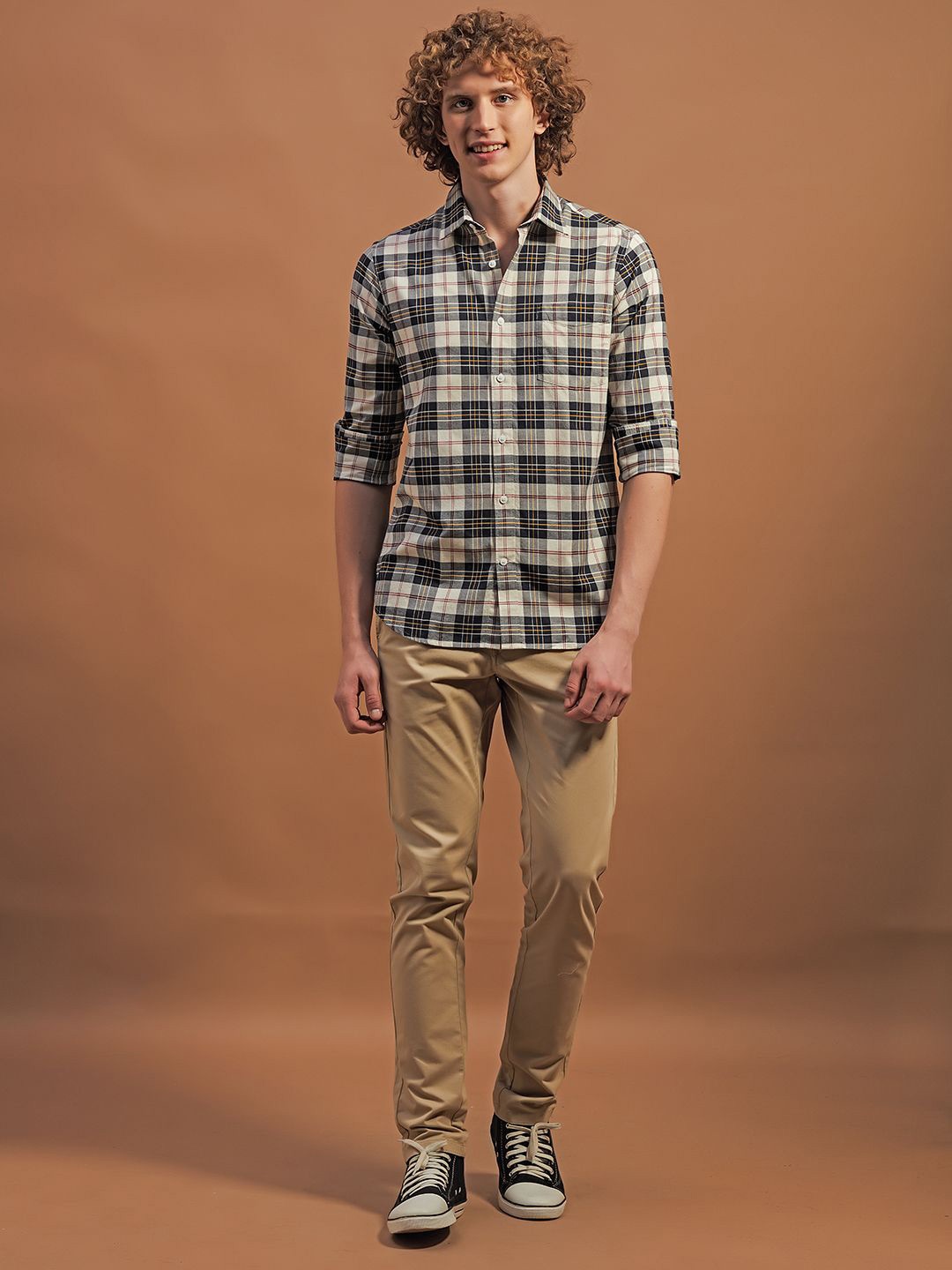 

THINC Men Spread Collar Tartan Checked Cotton Casual Shirt, Cream